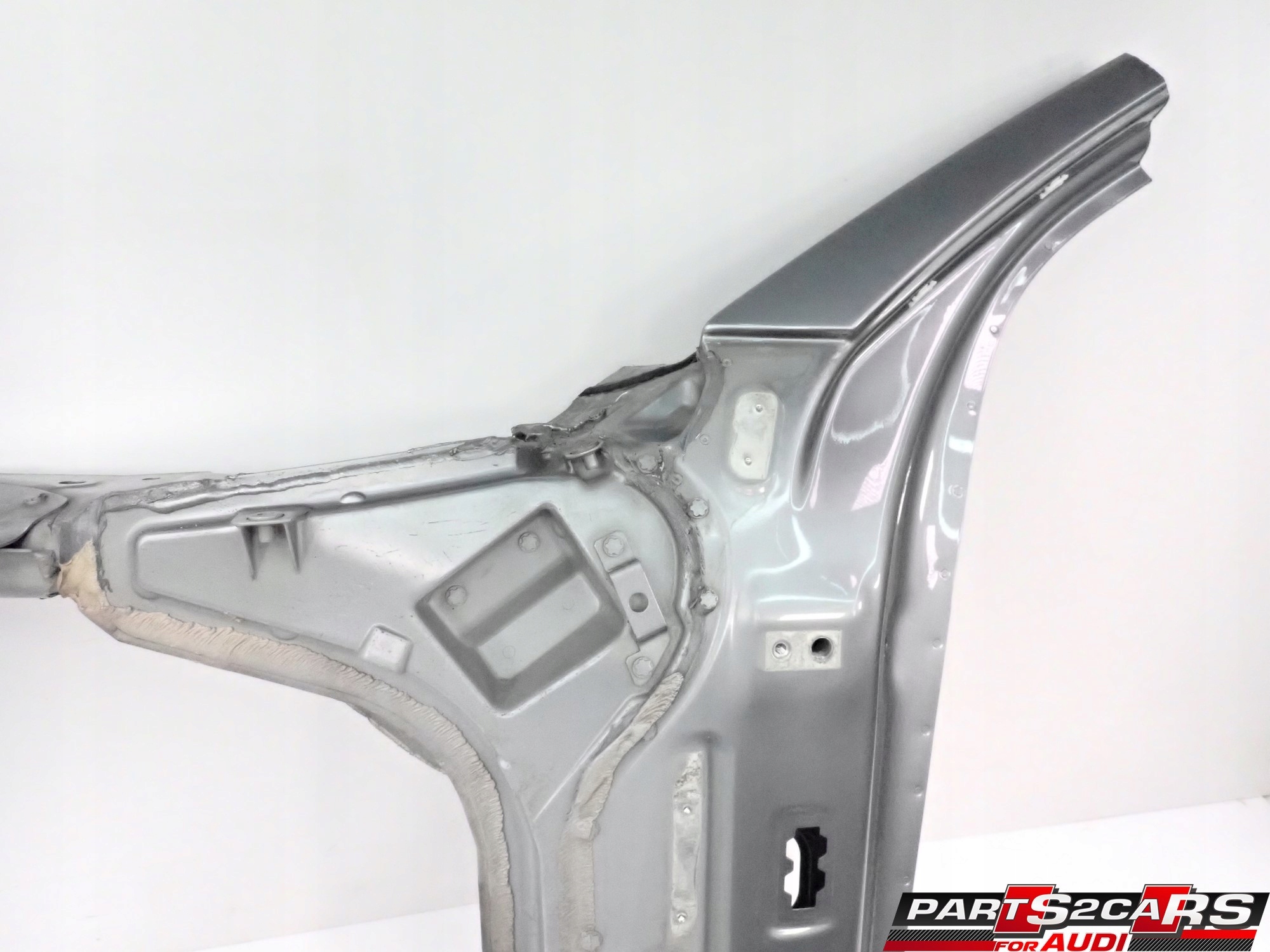 FARTUCH BŁOTNIKA ĆWIARTKA LEWA PRZÓD A8 D4 LY7G Producent części Audi OE