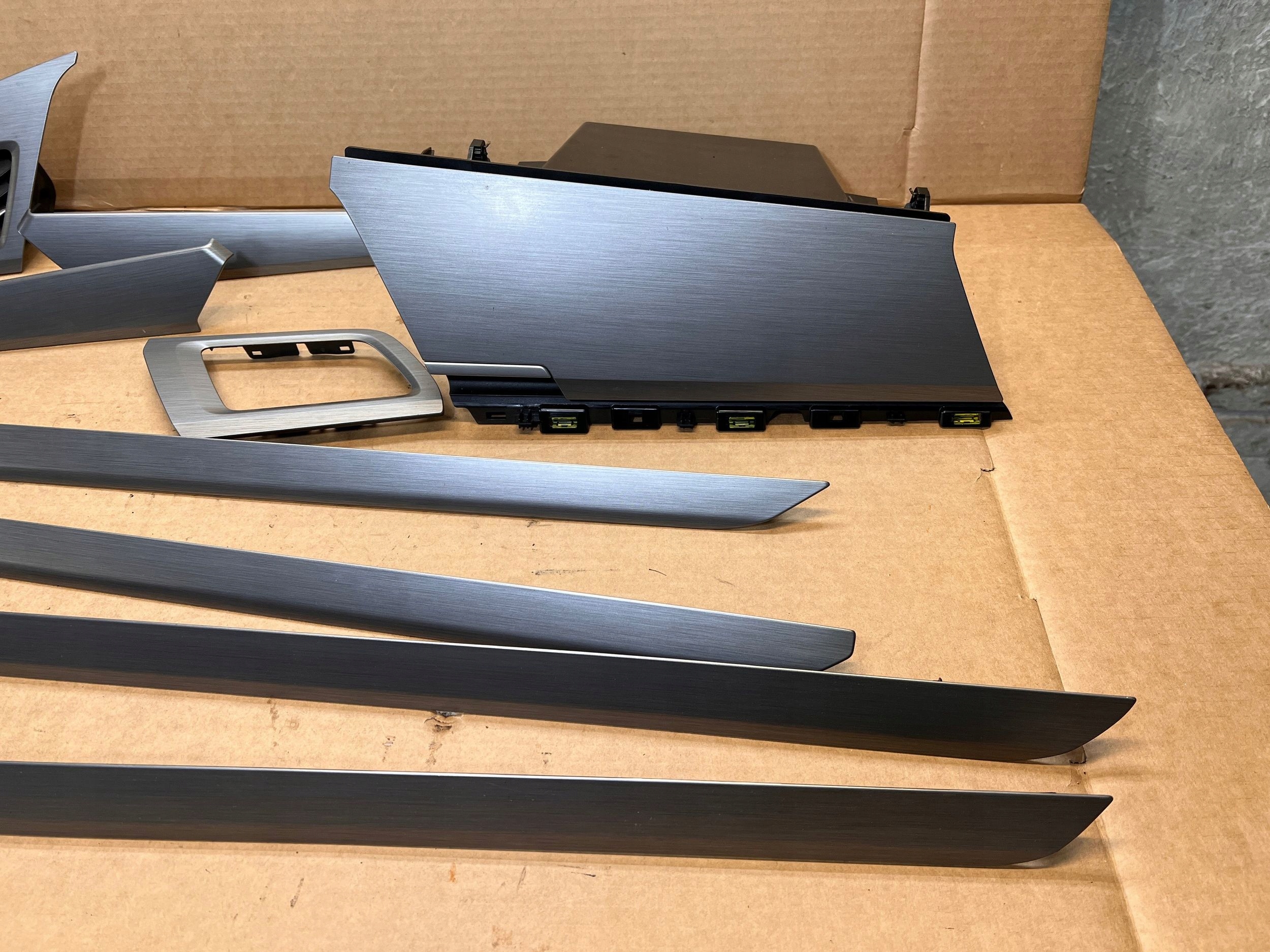 vw T7 MULTIVAN 7T0 европа молдинг двери