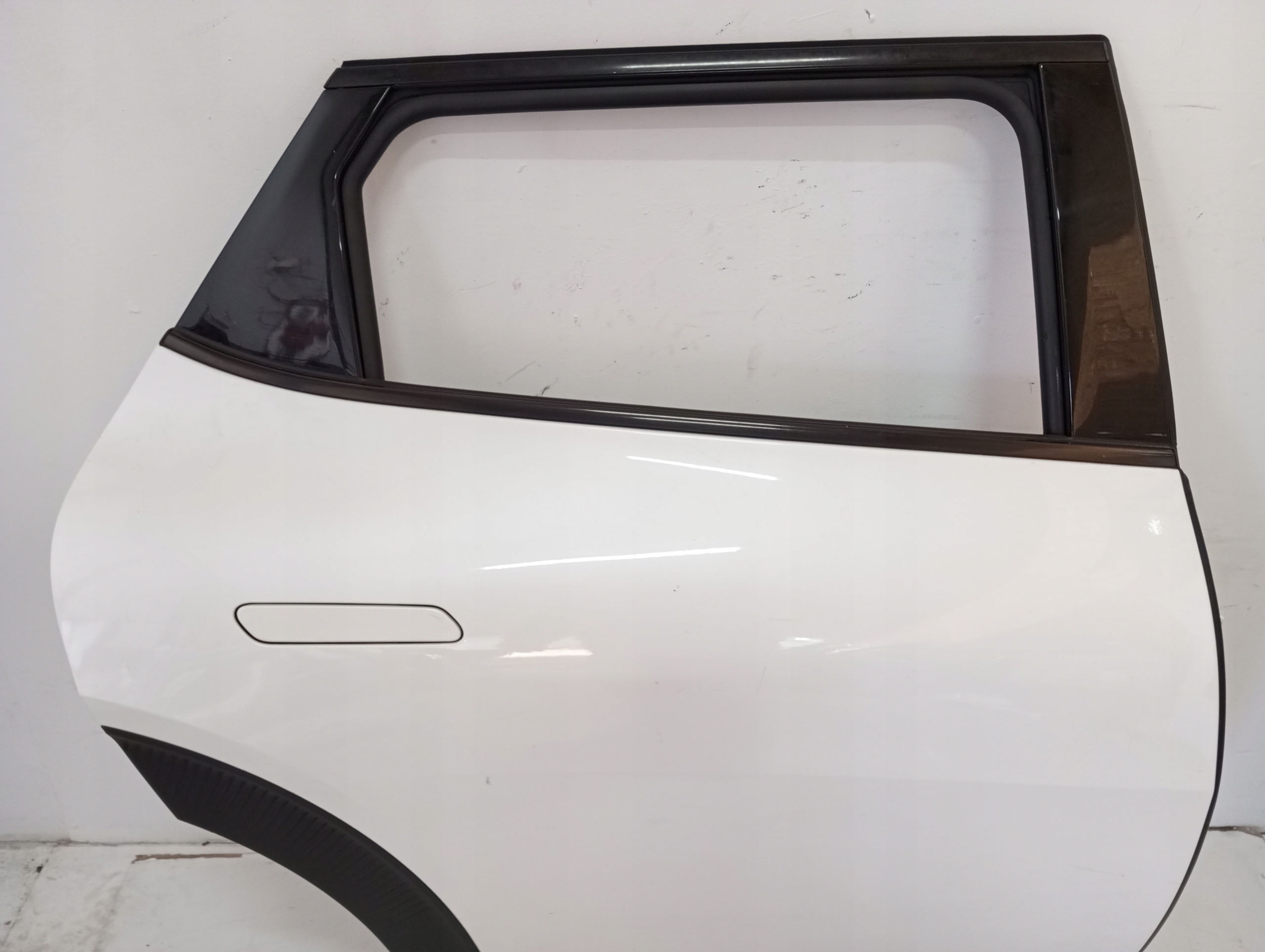 door right rear. KIA EV6 21R