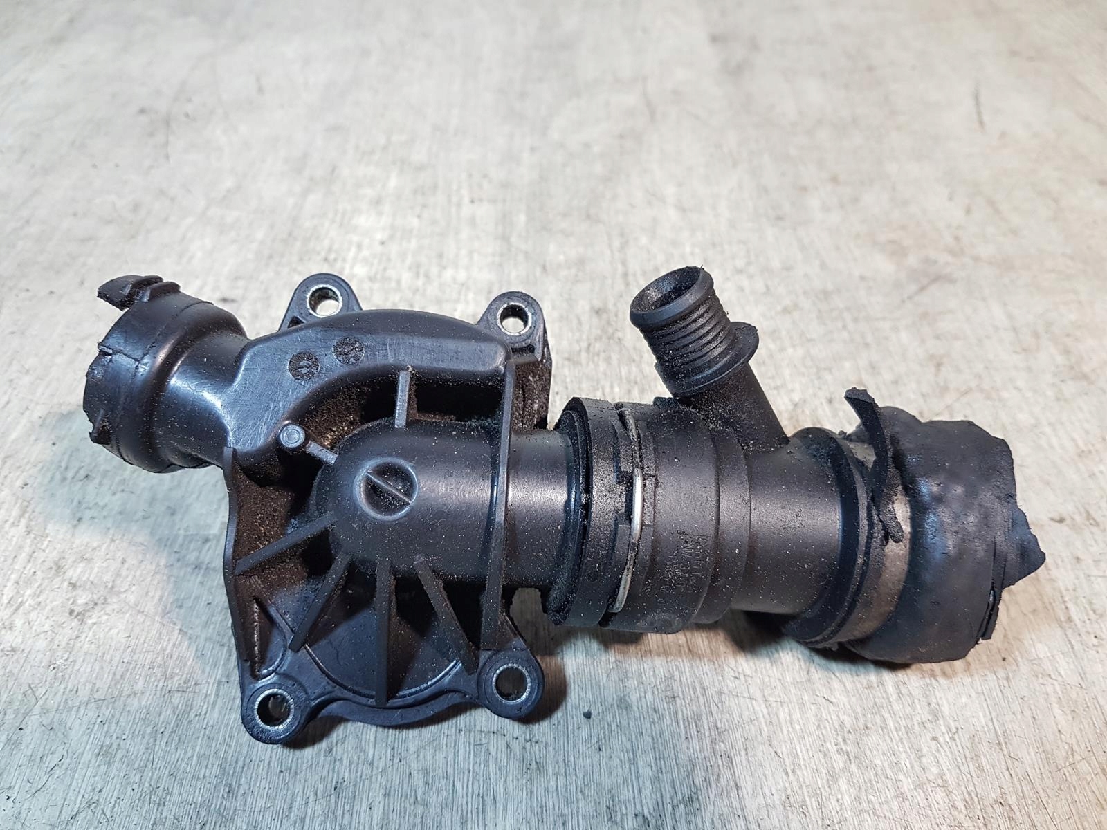 OBUDOWA TERMOSTATU BMW E39 3.0D