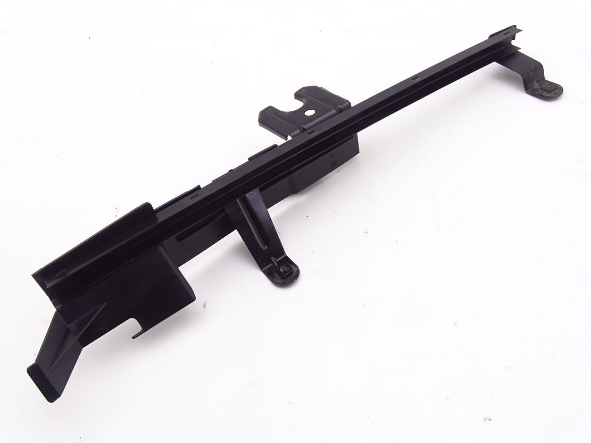 RENAULT MASTER II 98- PROWADNICA SZYBY LEWY PRZÓD Numer katalogowy części RENAULT_MASTER_II_PROWADNICA_SZYBY_LEWY_PRZÓD