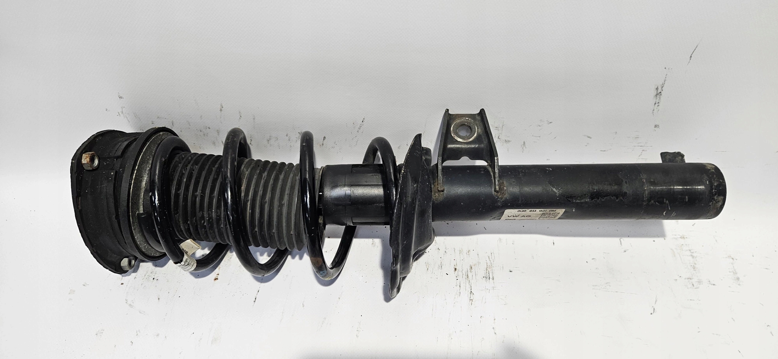shock absorber right front VW PASSAT B8 SUPERB III