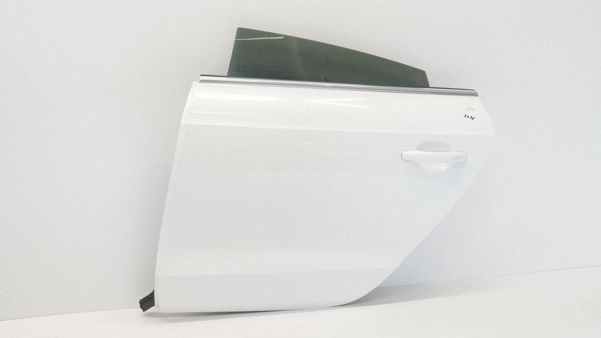 door left rear part left rear. AUDI A5 8T 5D SB SPORTBACK BIALE LY9C