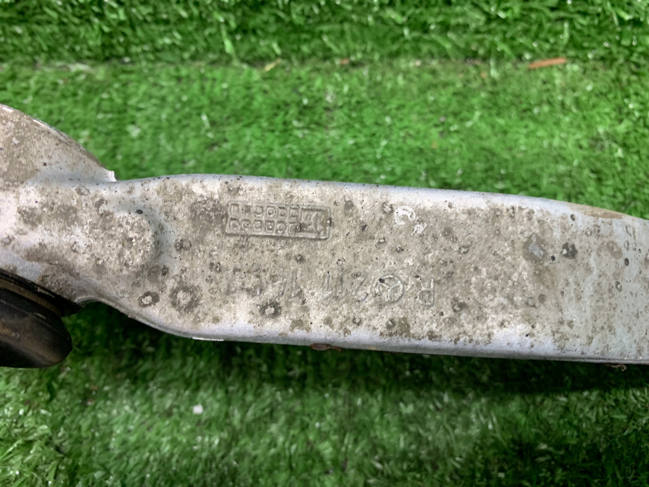 MERCEDES W211 arm front front DOL lower right