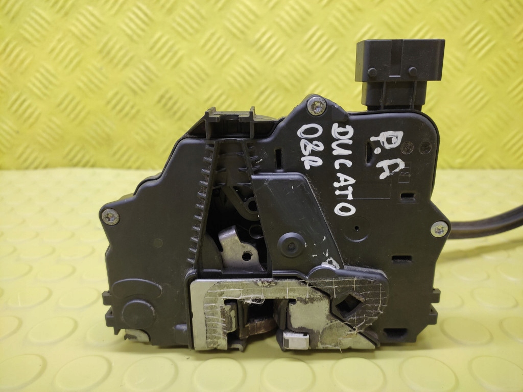 FIAT DUCATO 3 lock door right front 1350147080