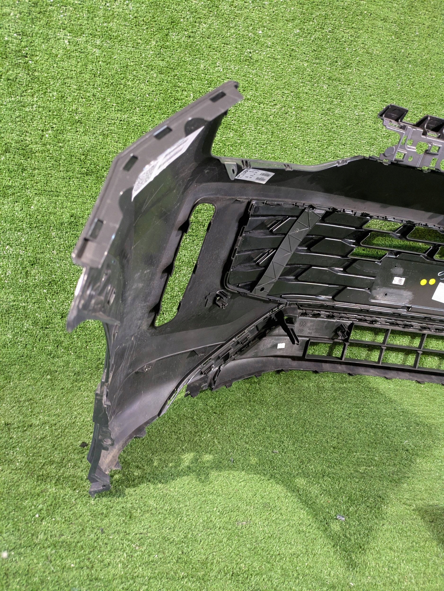 front bumper front VW TAYRON 24- NR.Z9210
