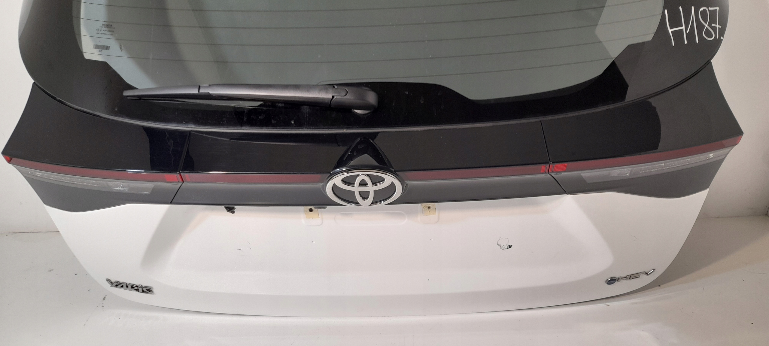 Toyota Yaris Cross boot doors 2024 040 (H187)