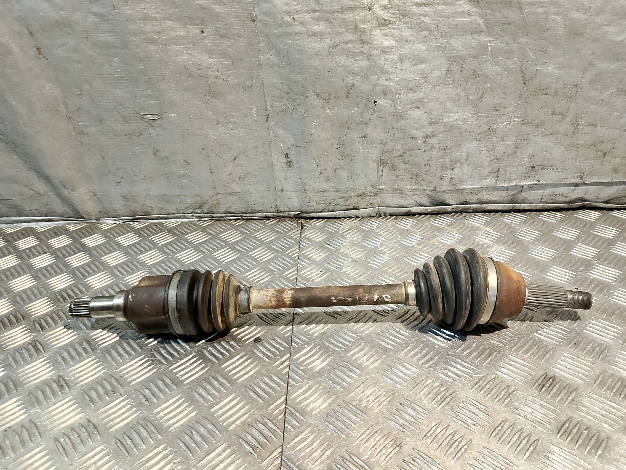 semi-axis left front short. FORD FIESTA MK6 1.4 TDI