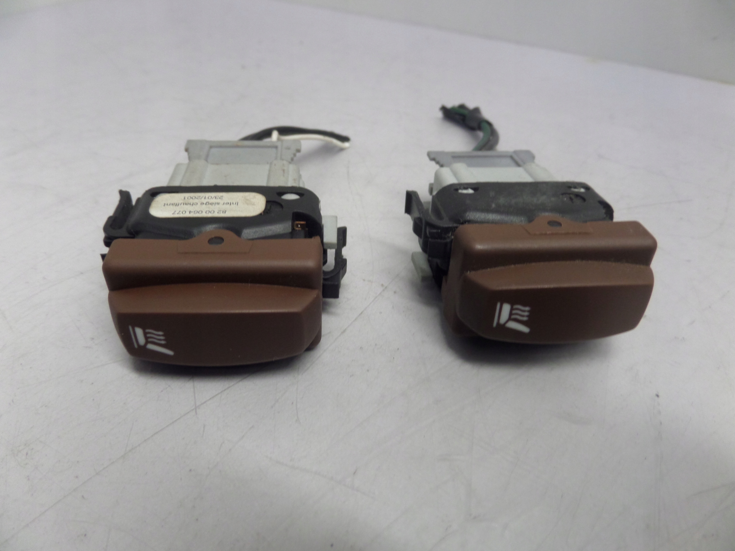 Schalter Hitzung SITZ RENAULT LAGUNA II 2 01-07 8200064077