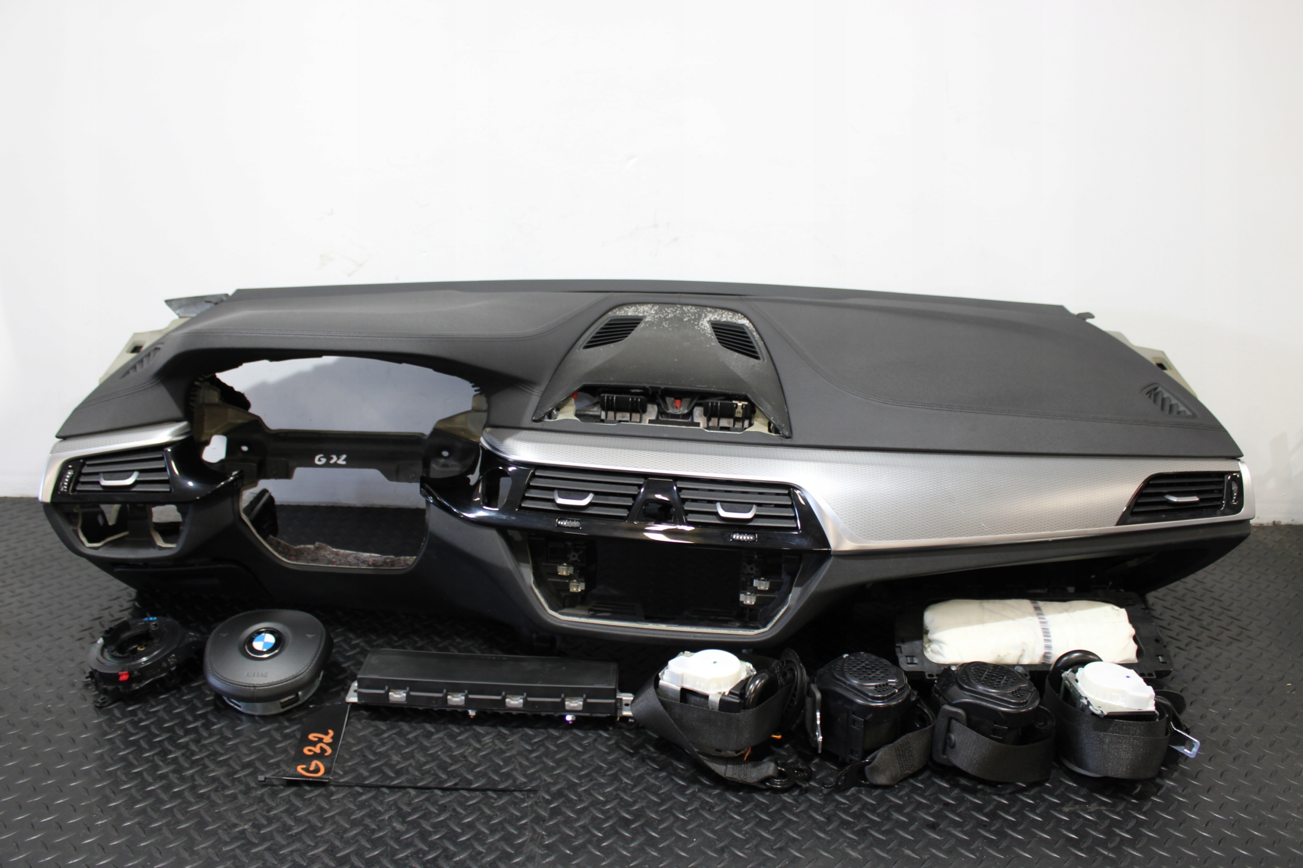 dashboard console airbag airbags BMW 6 GT G32 m-packet