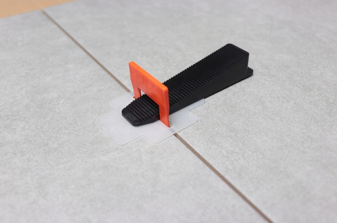 Solid System Poziomowania Płytek Klips 1,5 mm 100 Marka Solid