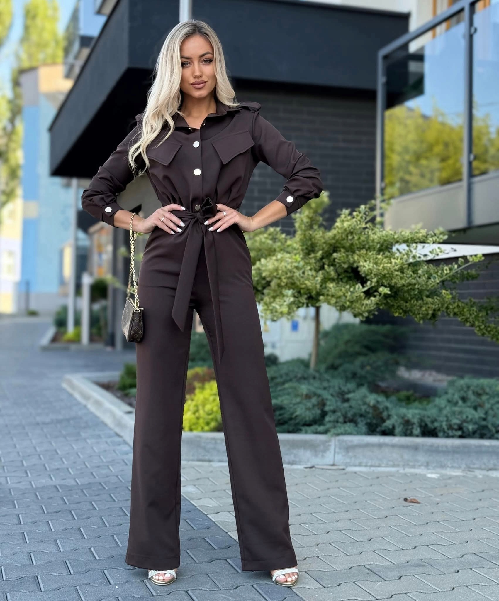 Elegantní dámský overal se zavazováním v pase Pásek Čokoláda L