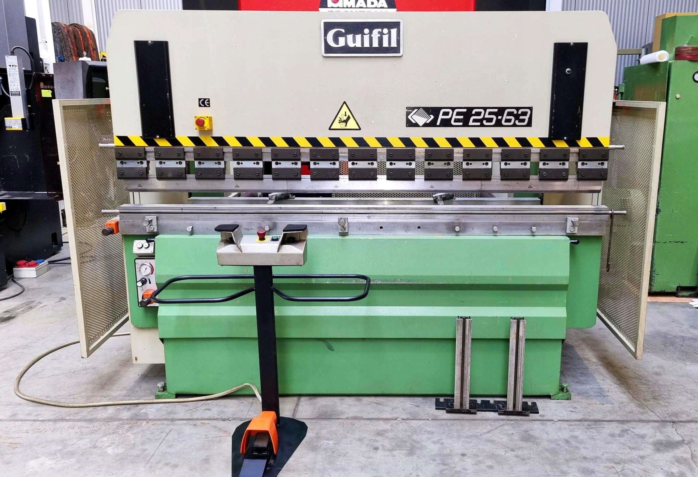 Prasa krawędziowa zaginarka Guifill 63 t x 2550 mm PROSTA - JAK NOWA Rodzaj prasa