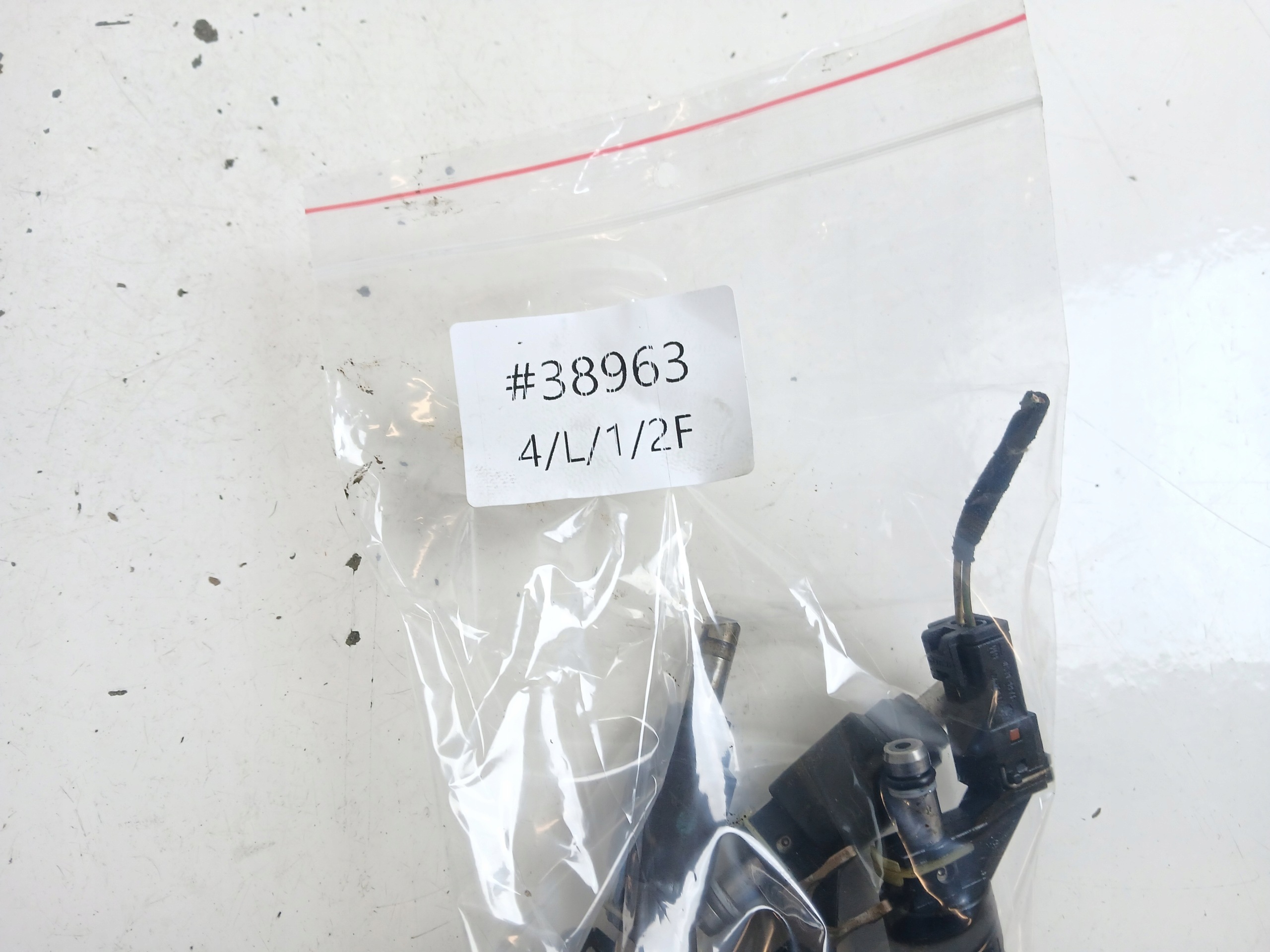 OPEL VECTRA C SIGNUM 2.2 DIRECT injector 24404012