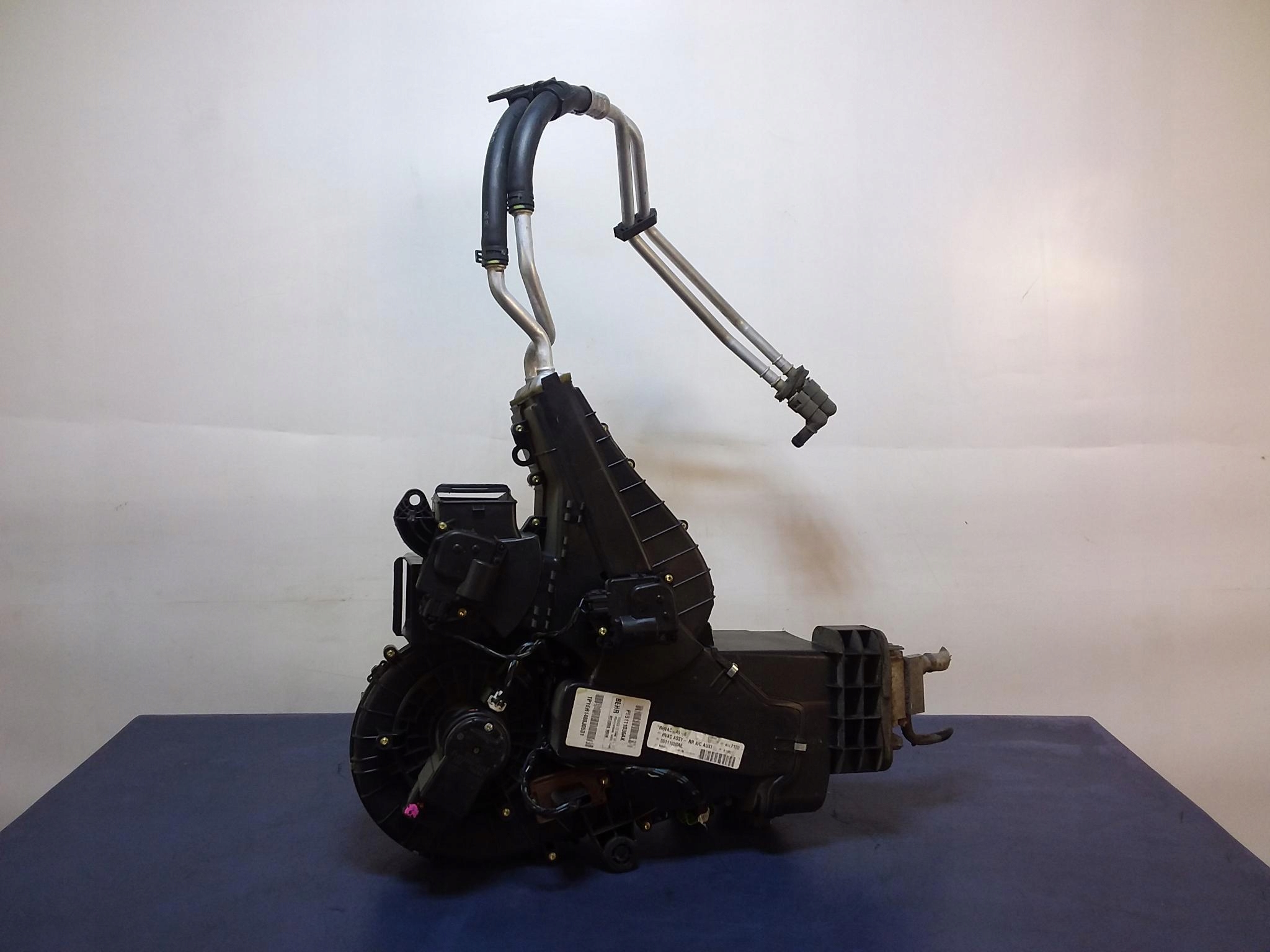 CHRYSLER TOWN COUNTRY V ОБОГРЕВАТЕЛЬ ЗАДНИЙ ЗАДНИЙ