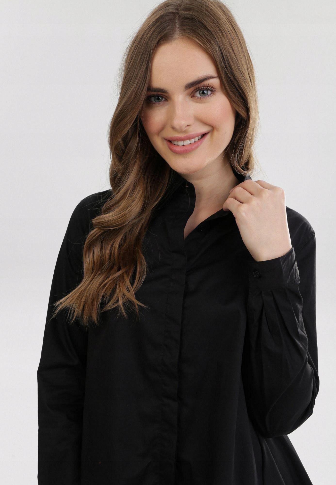 

Born2Be Czarna Koszula damska S Trapezowe Gładkie