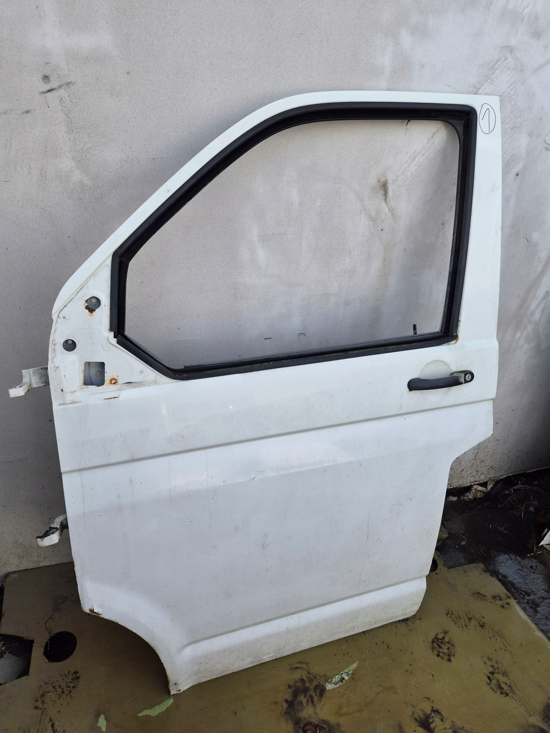 door front left VW T5 T5 LIFT front kierowca/ driver´s biale