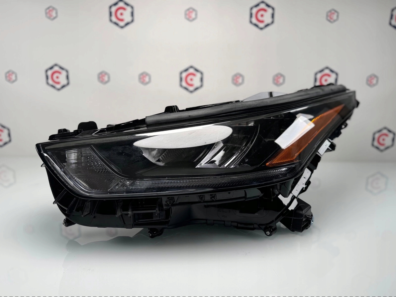 LAMPA LEWA PRZÓD TOYOTA HIGHLANDER IV FULL LED