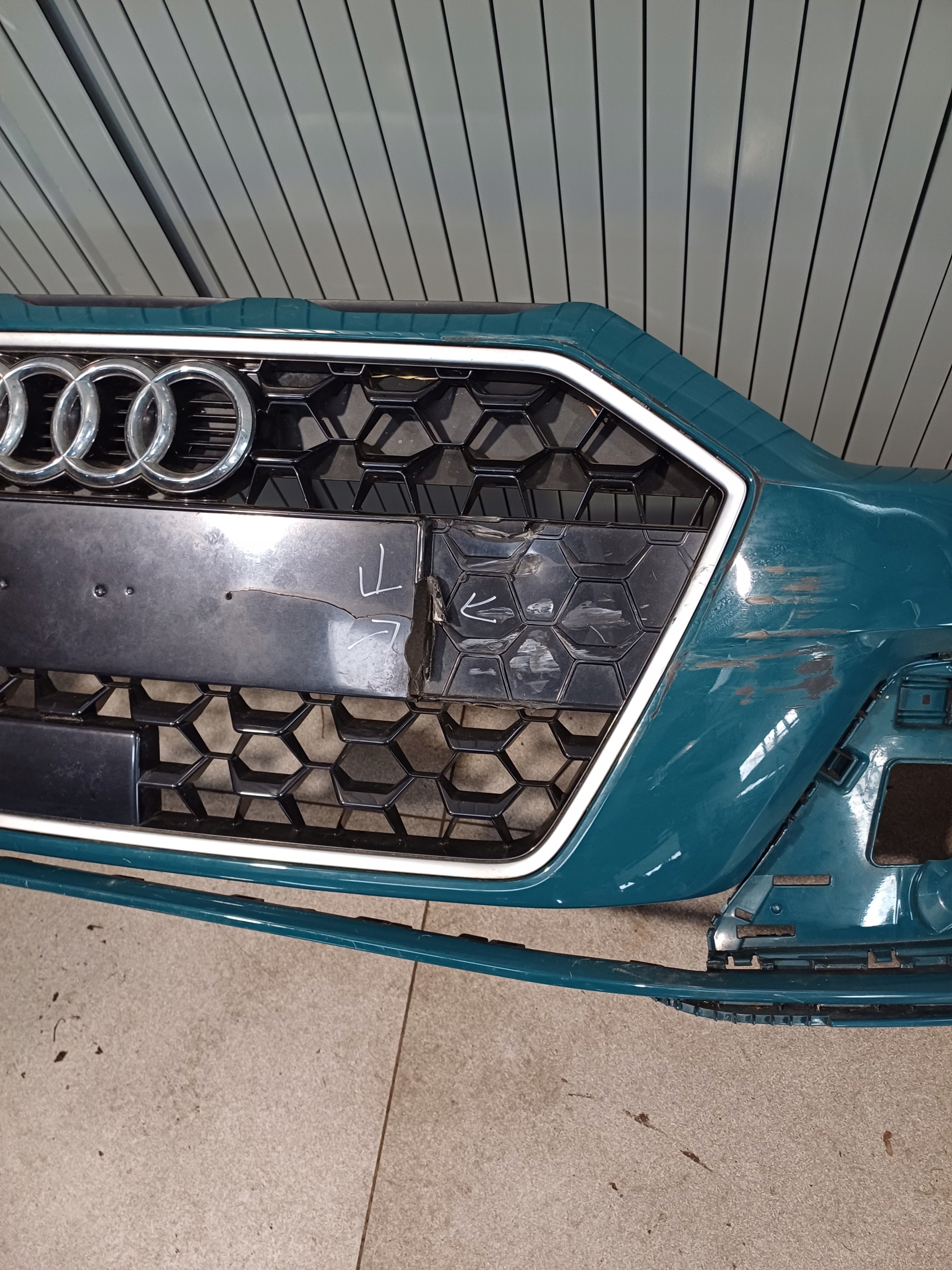 bumper front front AUDI A1 II 82A 82A807437A S-LINE