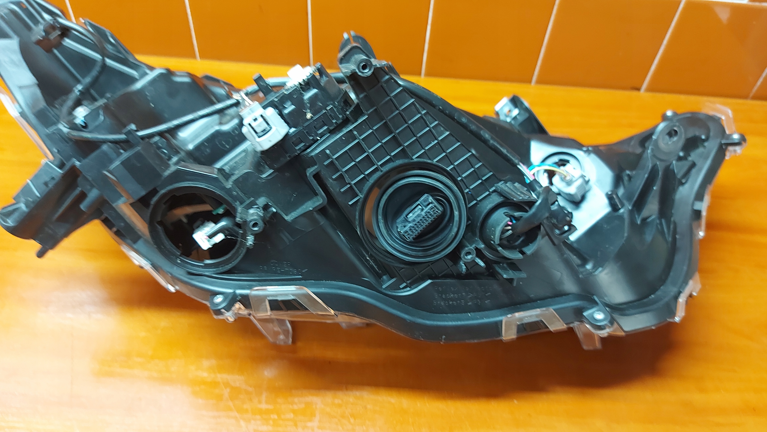 REFLEKTOR light left left front TOYOTA RAV4 V 18