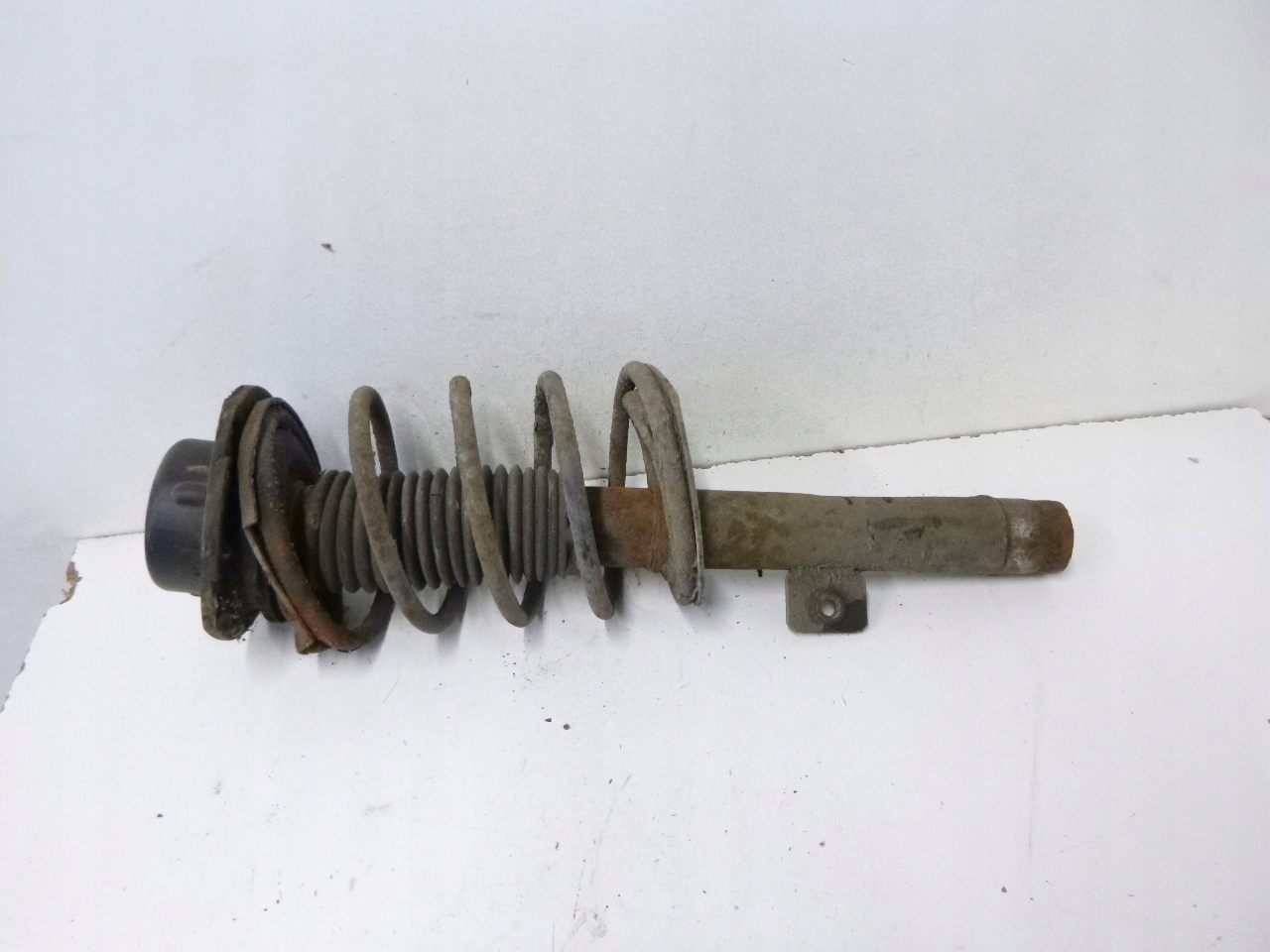 shock absorber front Peugeot 206 1.1 1.4 2002r.