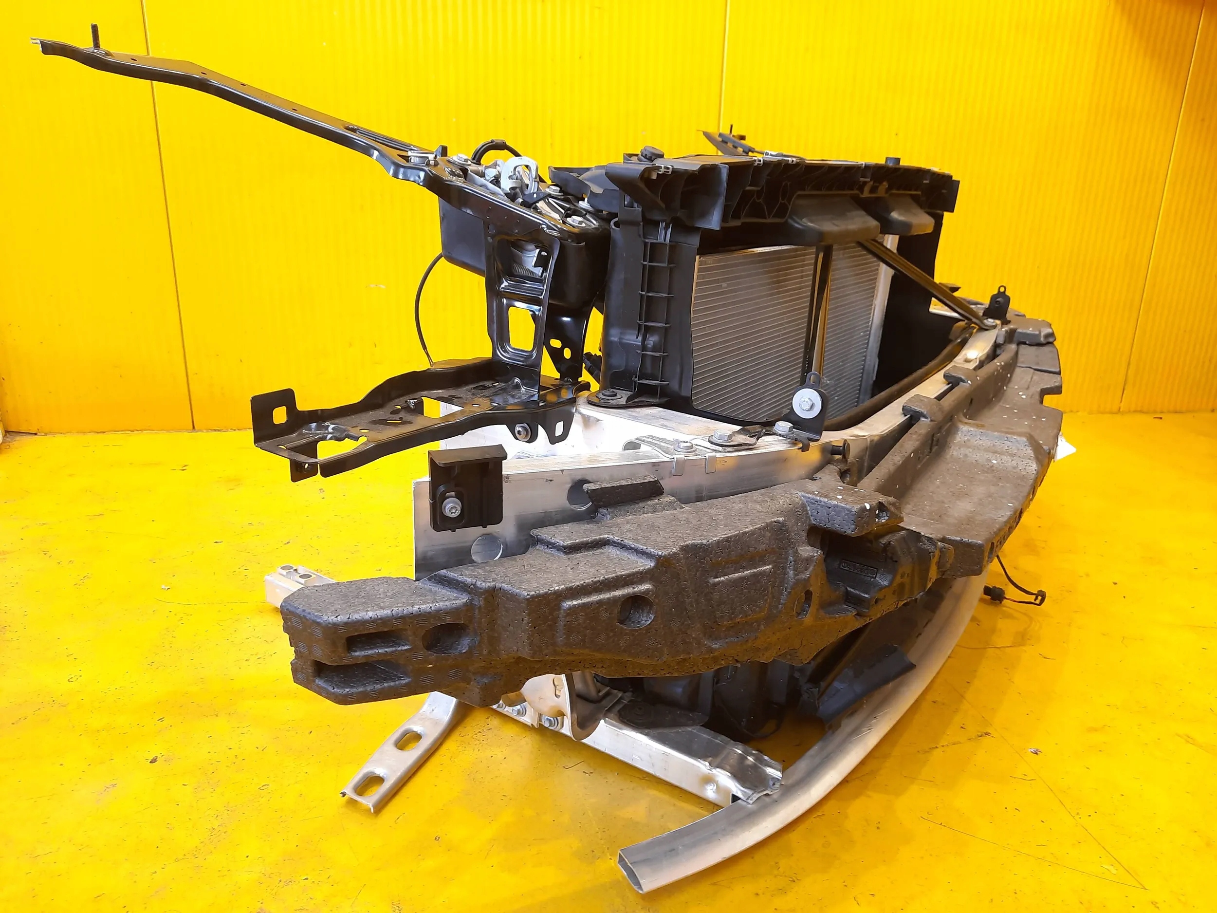 BMW 2 F44 1.5B PAS PRZÓD CHŁODNICE BELKA * Typ samochodu Samochody osobowe