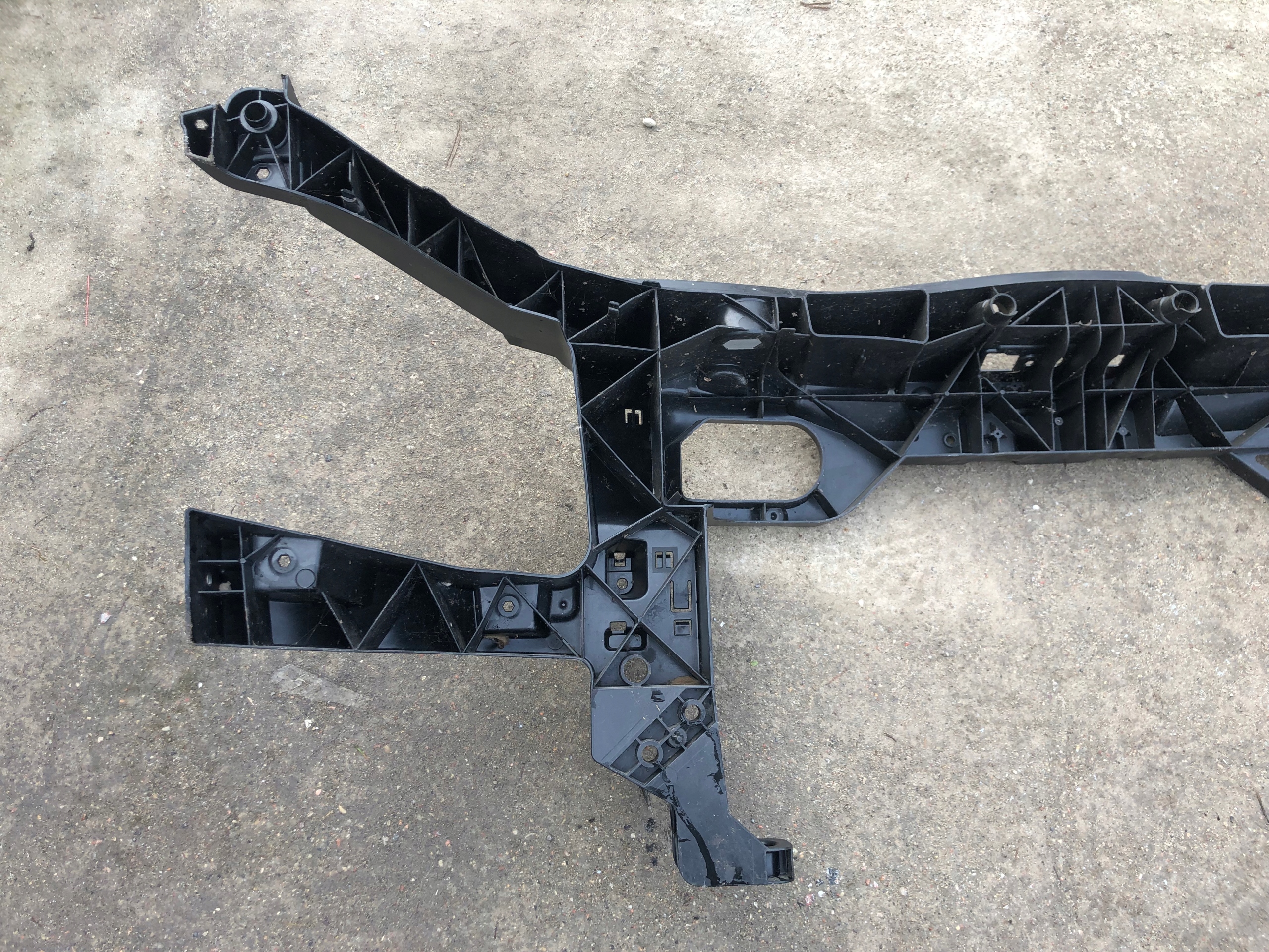 support panel for radiators front MERCEDES W910 A9108800500 without OKUCIA