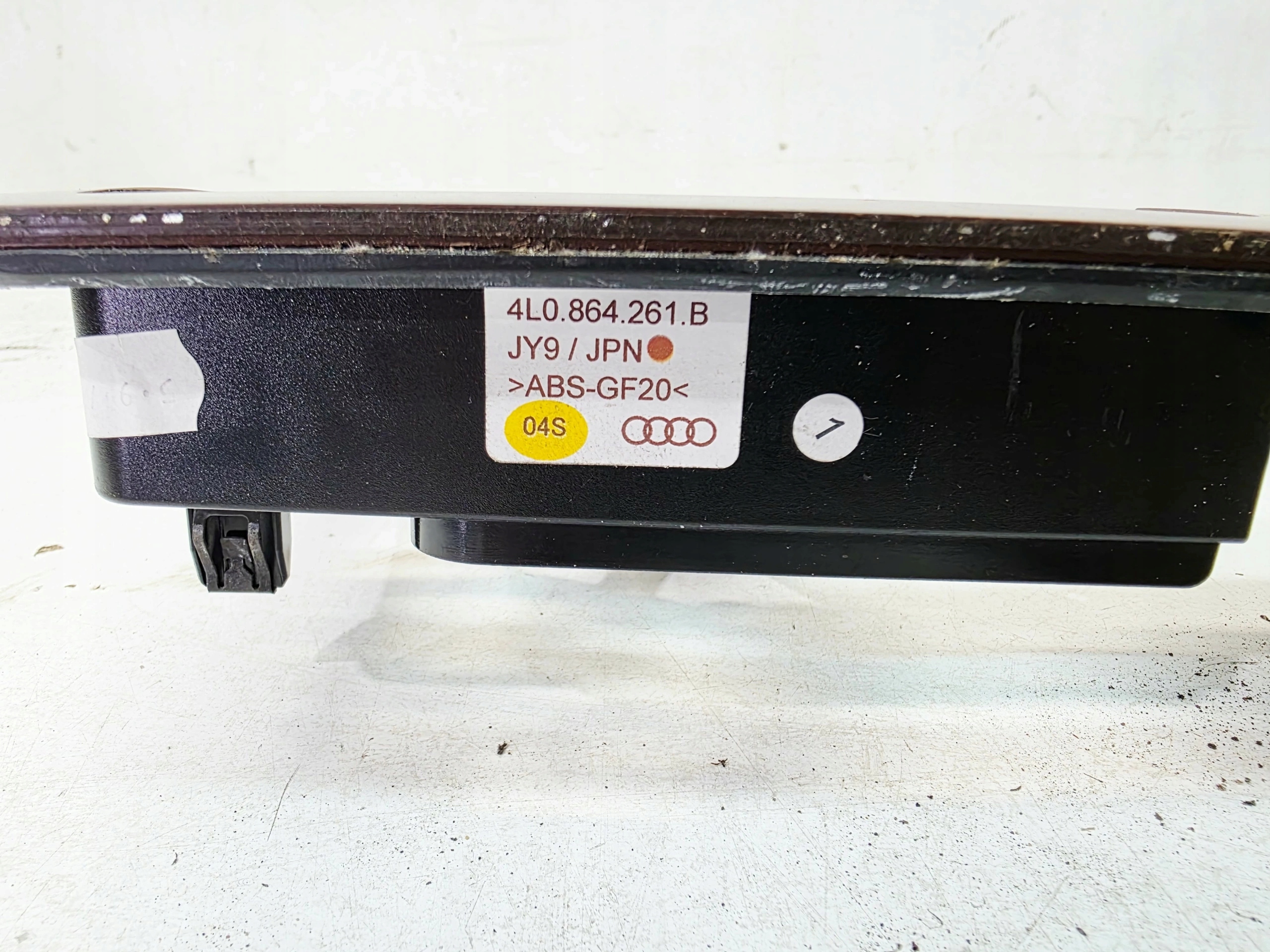 TUNEL mitte DEKOR ORZECHOWY AUDI Q7 4L 4L0864261B