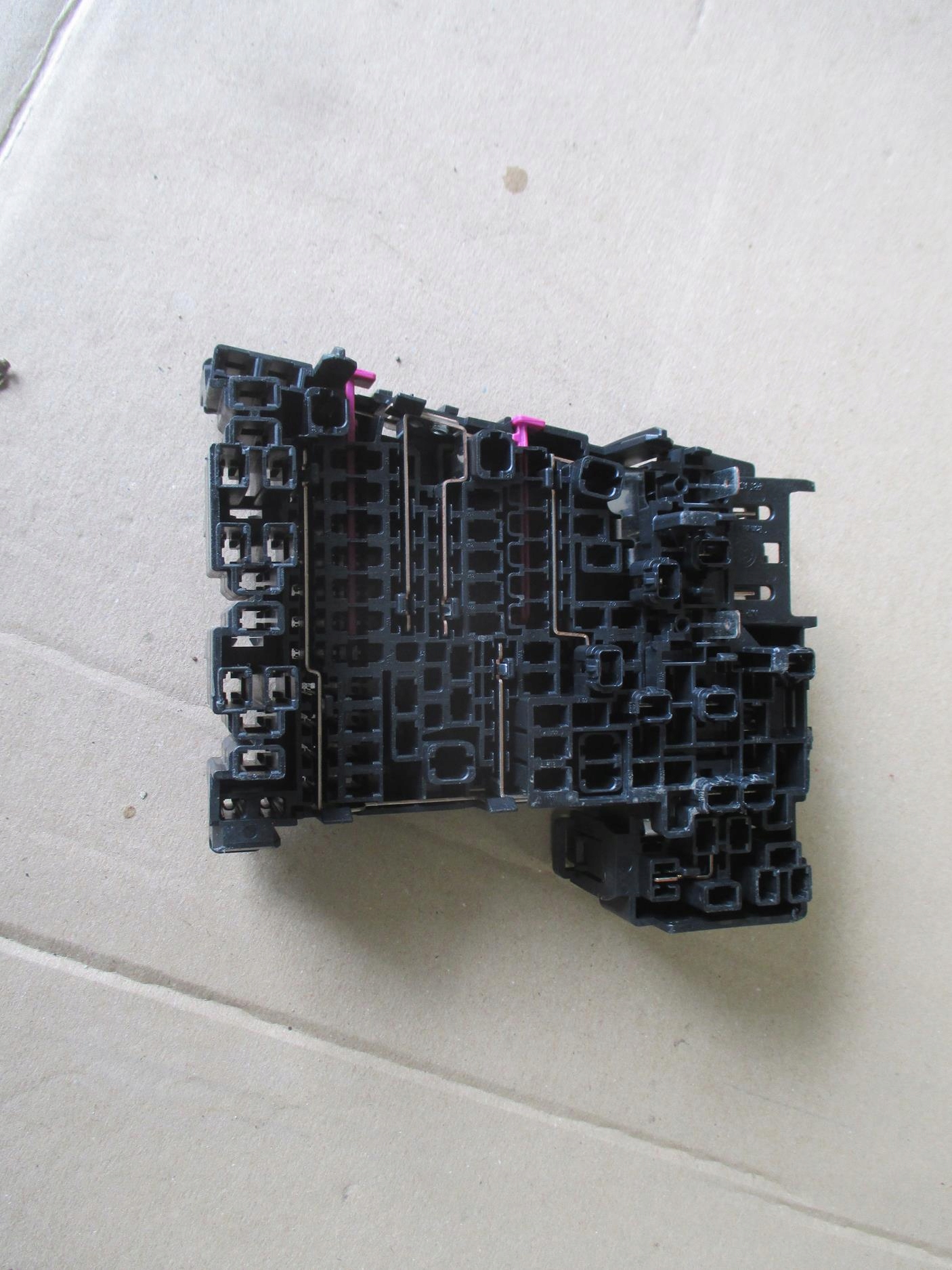 VW SKODA AUDI SKRZYNKA BEZPIECZNIKÓW 5Q0937615C