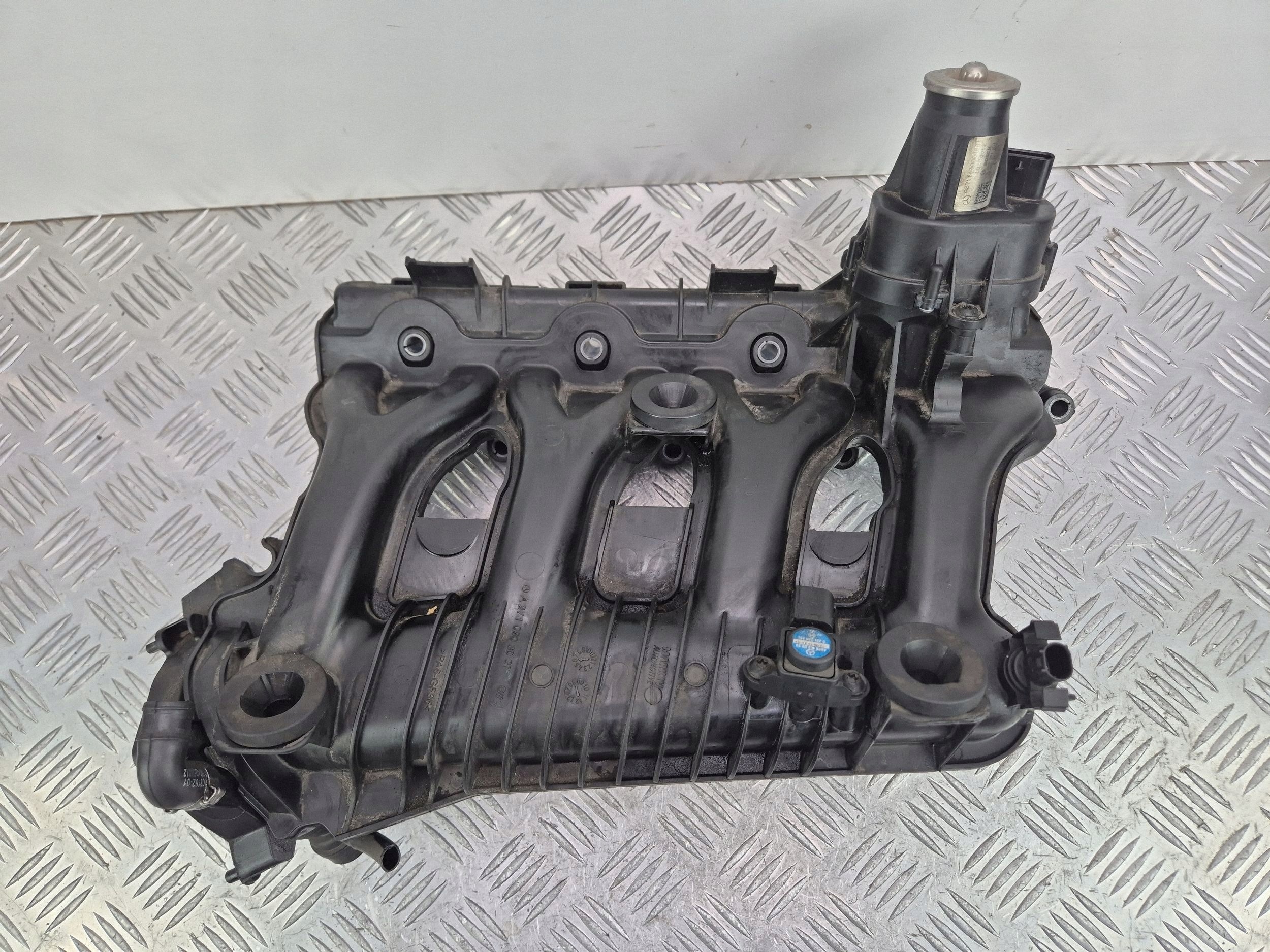 Mercedes E200 CGI W212 1.8 intake manifold A2710903037