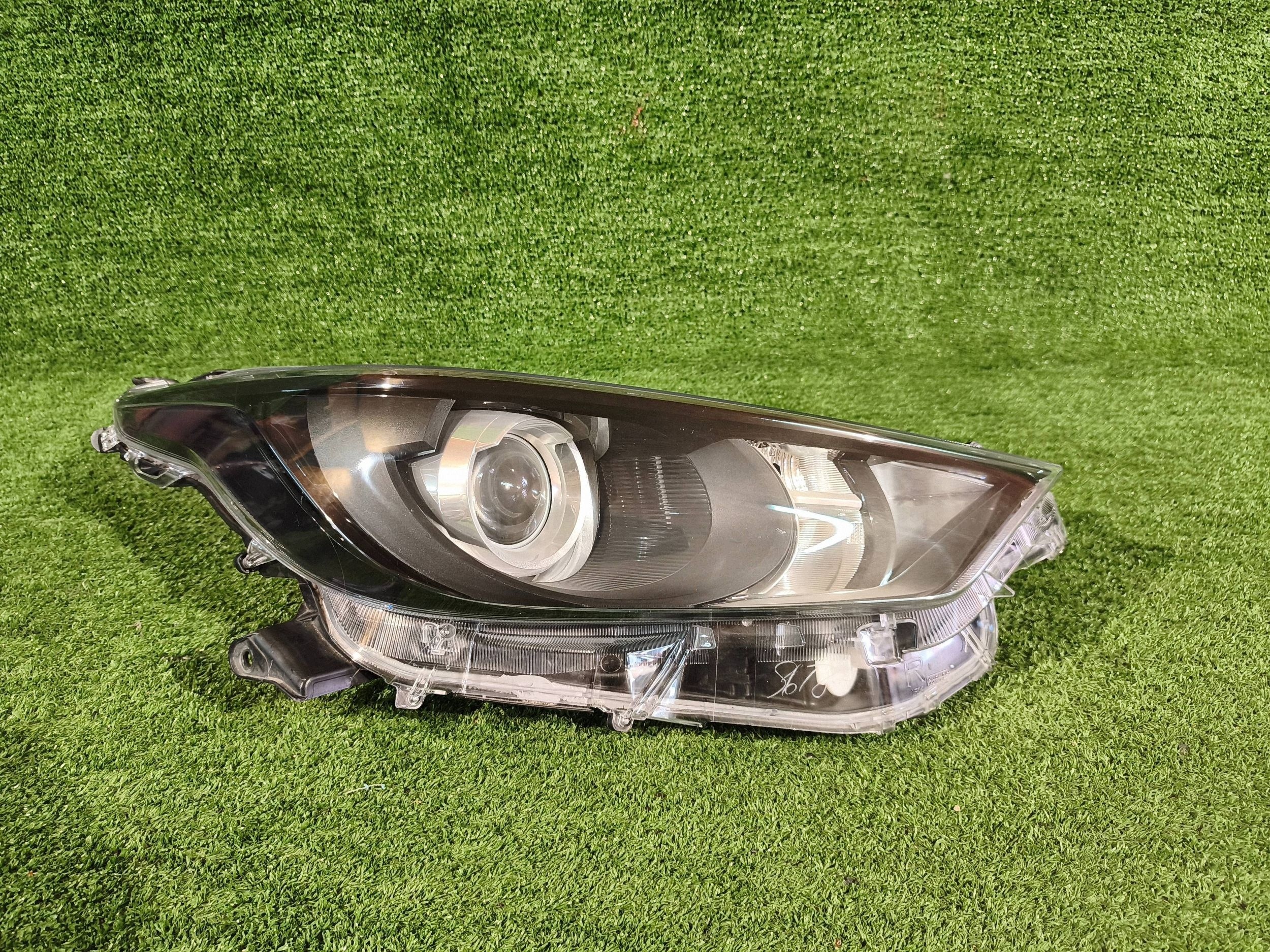 REFLEKTOR right front TOYOTA YARIS IV 20- NR.R1485