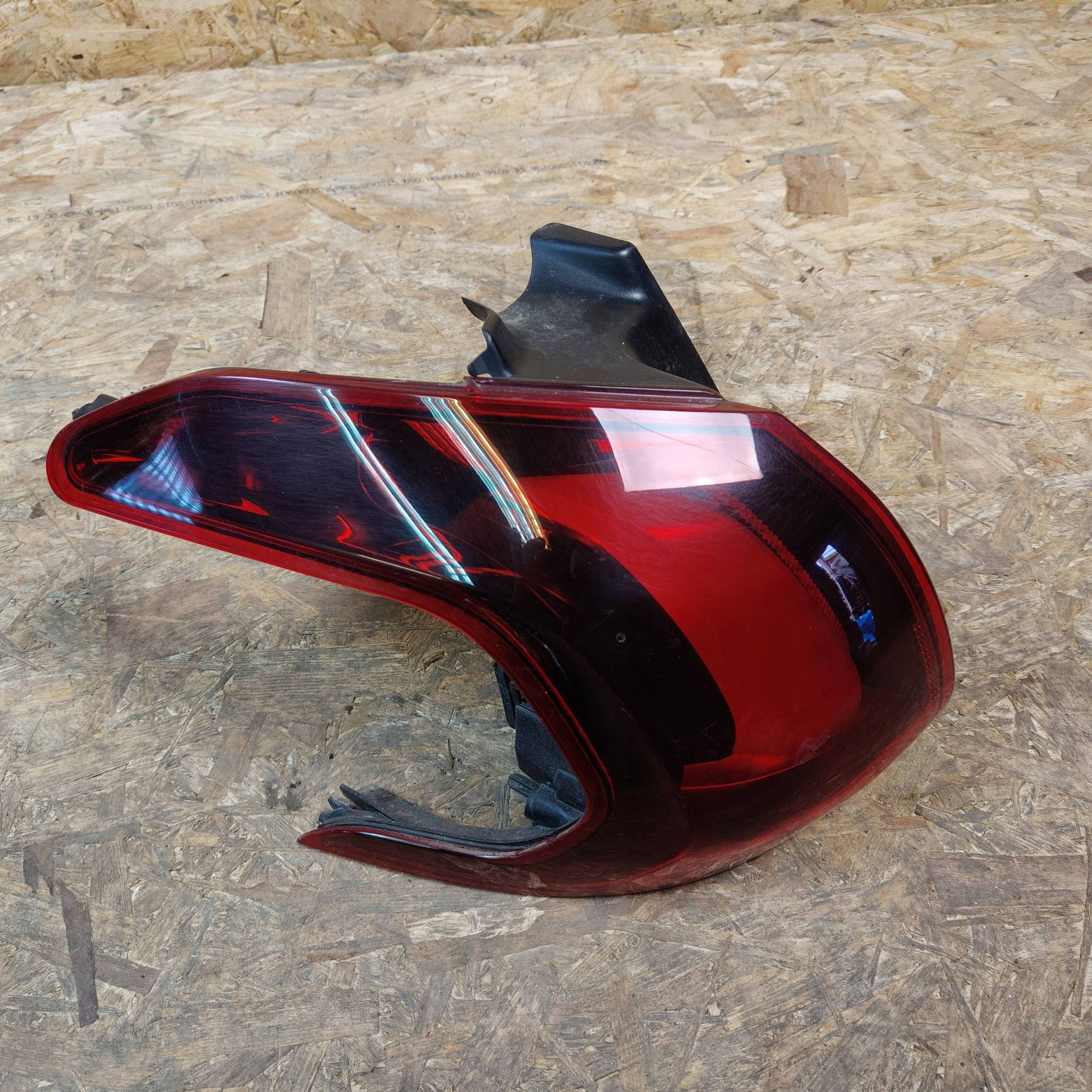 light rear rear part side left Peugeot 2008 and