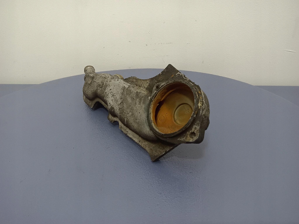 vw PASSAT B5 2.8 b корпус термостата алюминий 078121121J