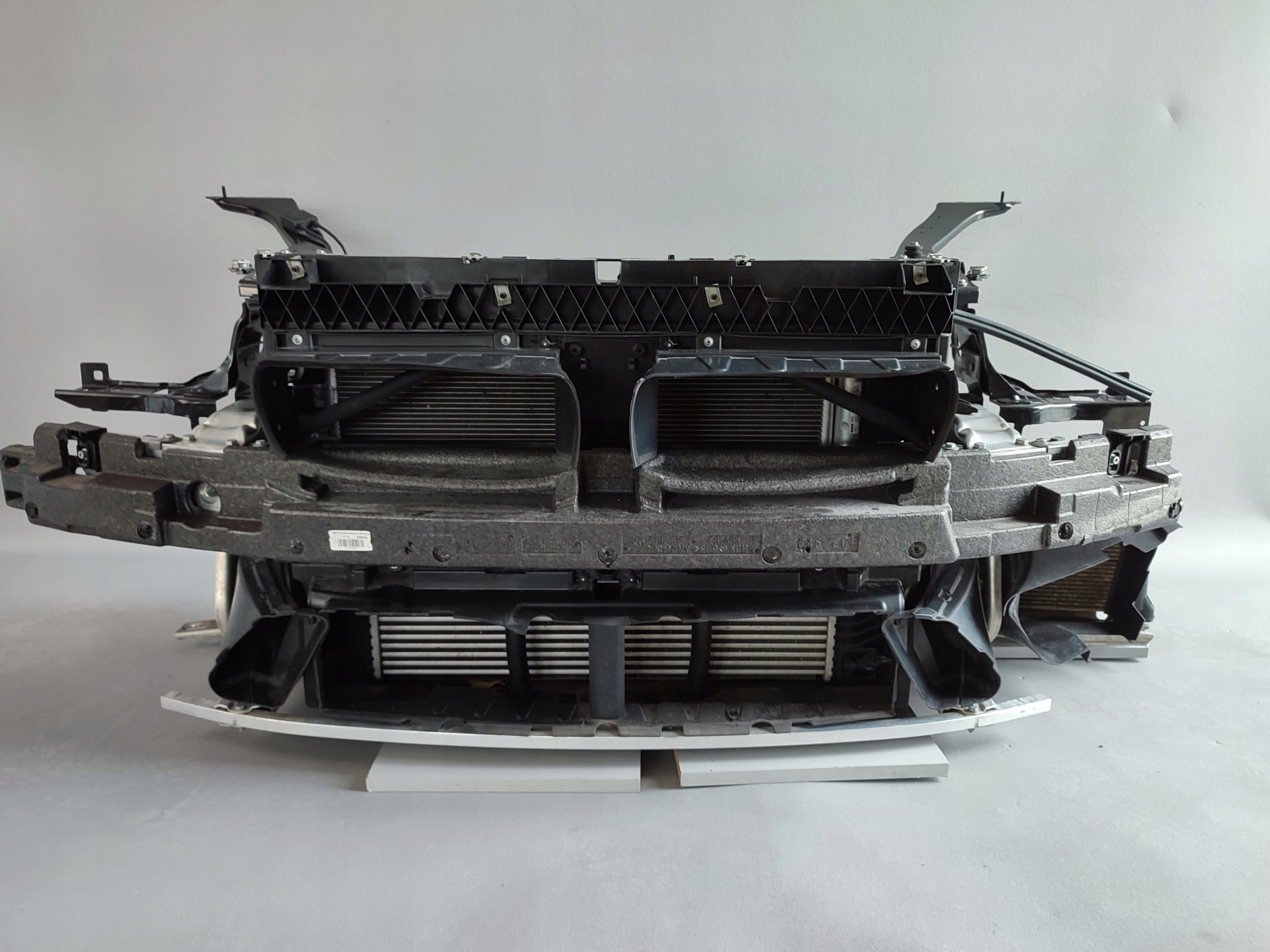 BMW 2 F46 PAS PRZEDNI CHŁODNICE WENTYLATOR 2.0 BENZYNA 192KM