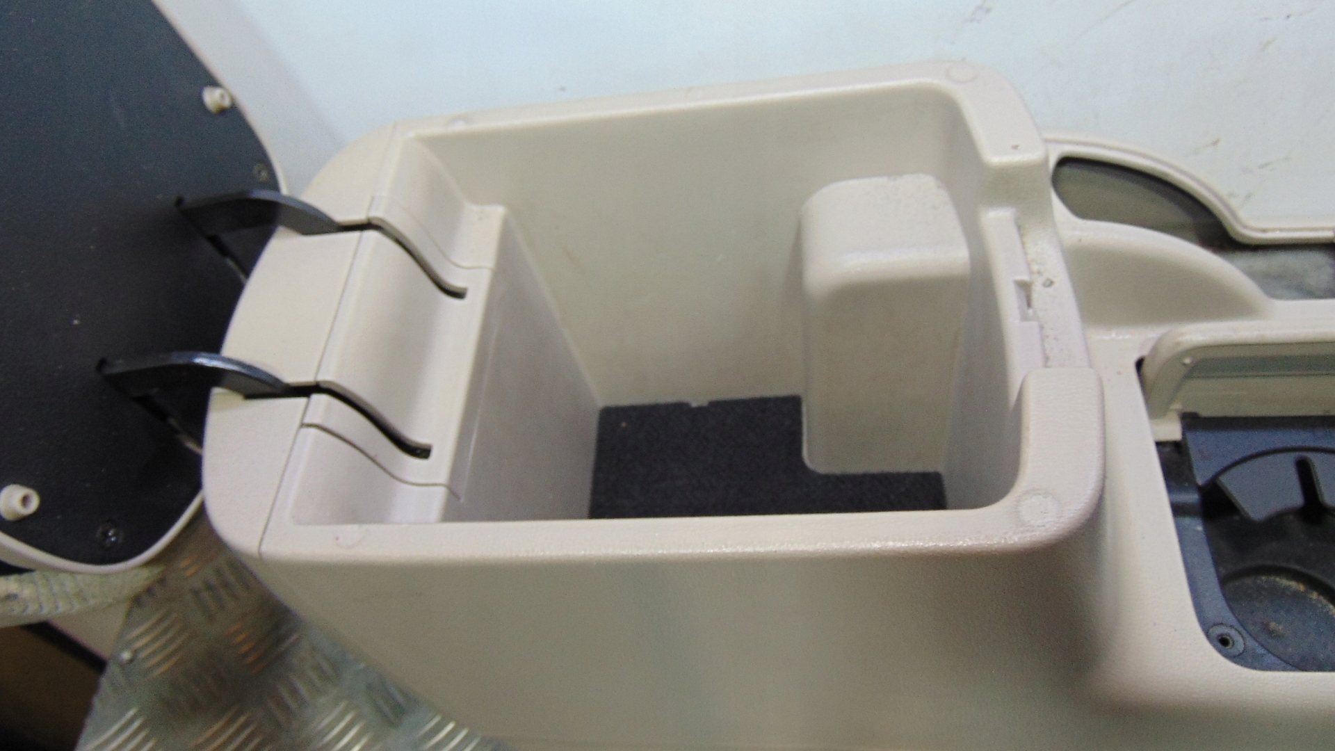 Hyundai SONATA V тунель средний