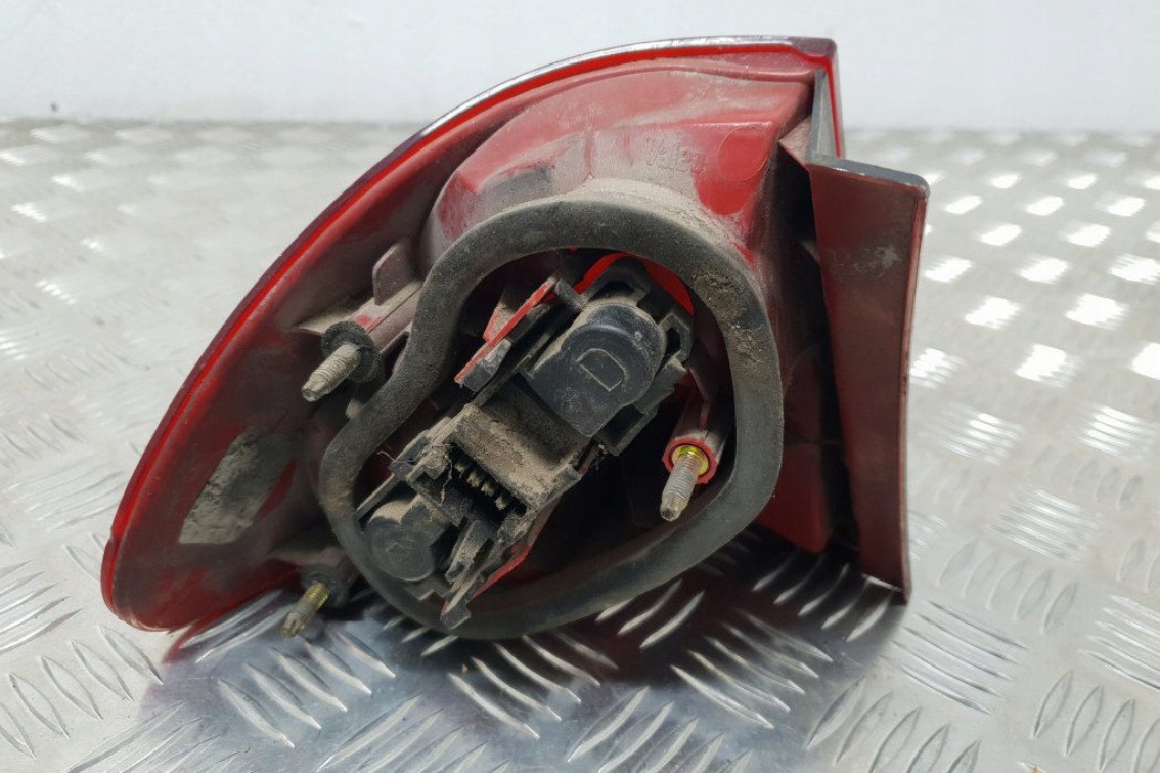 light rear left TOYOTA AVENSIS 2329