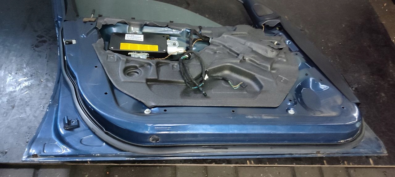 dveře předek přední levé BMW E46 A07/5 sedan