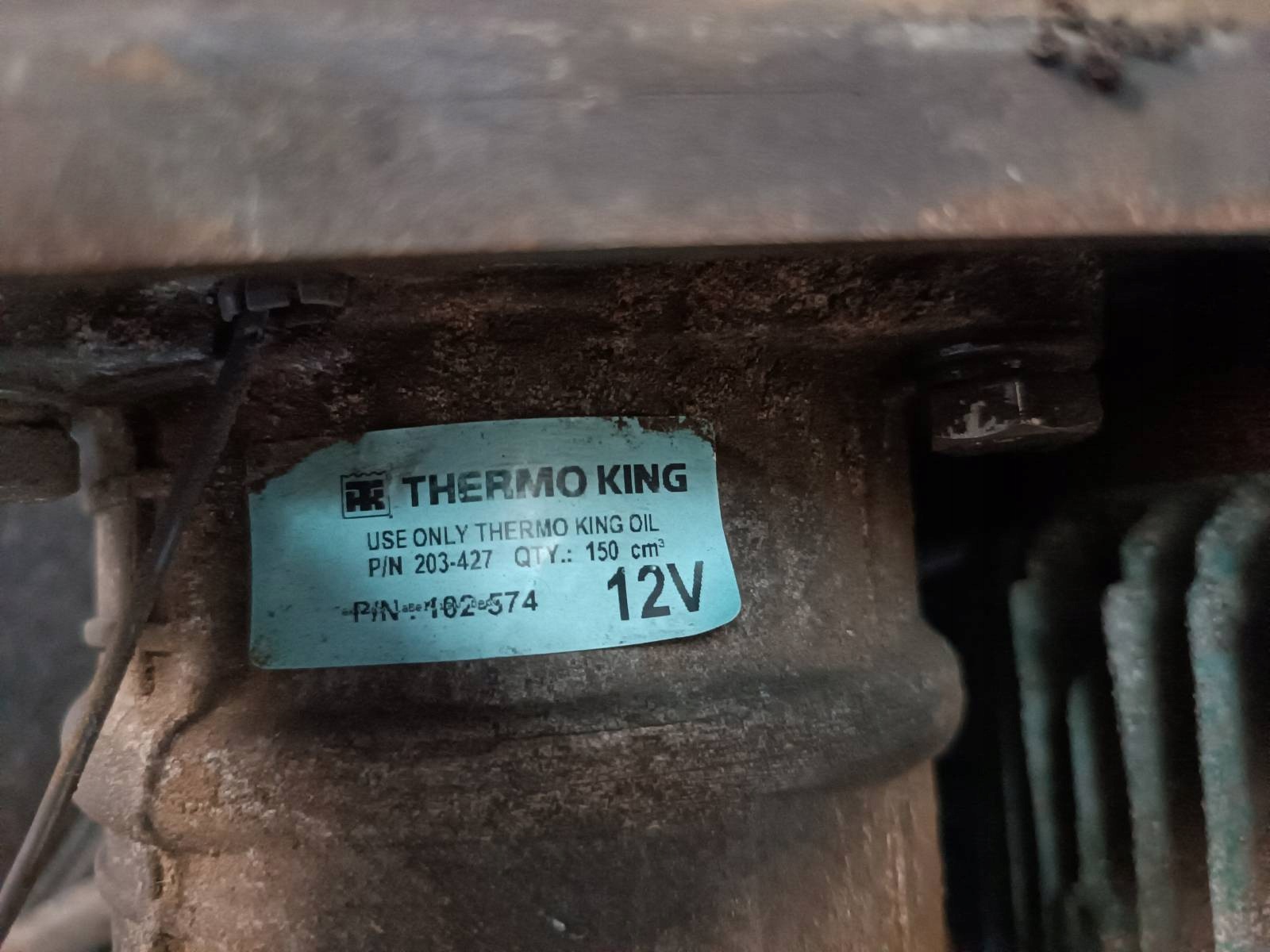 compressor; of the air conditioning + engine electrical THERMO KING LS90P