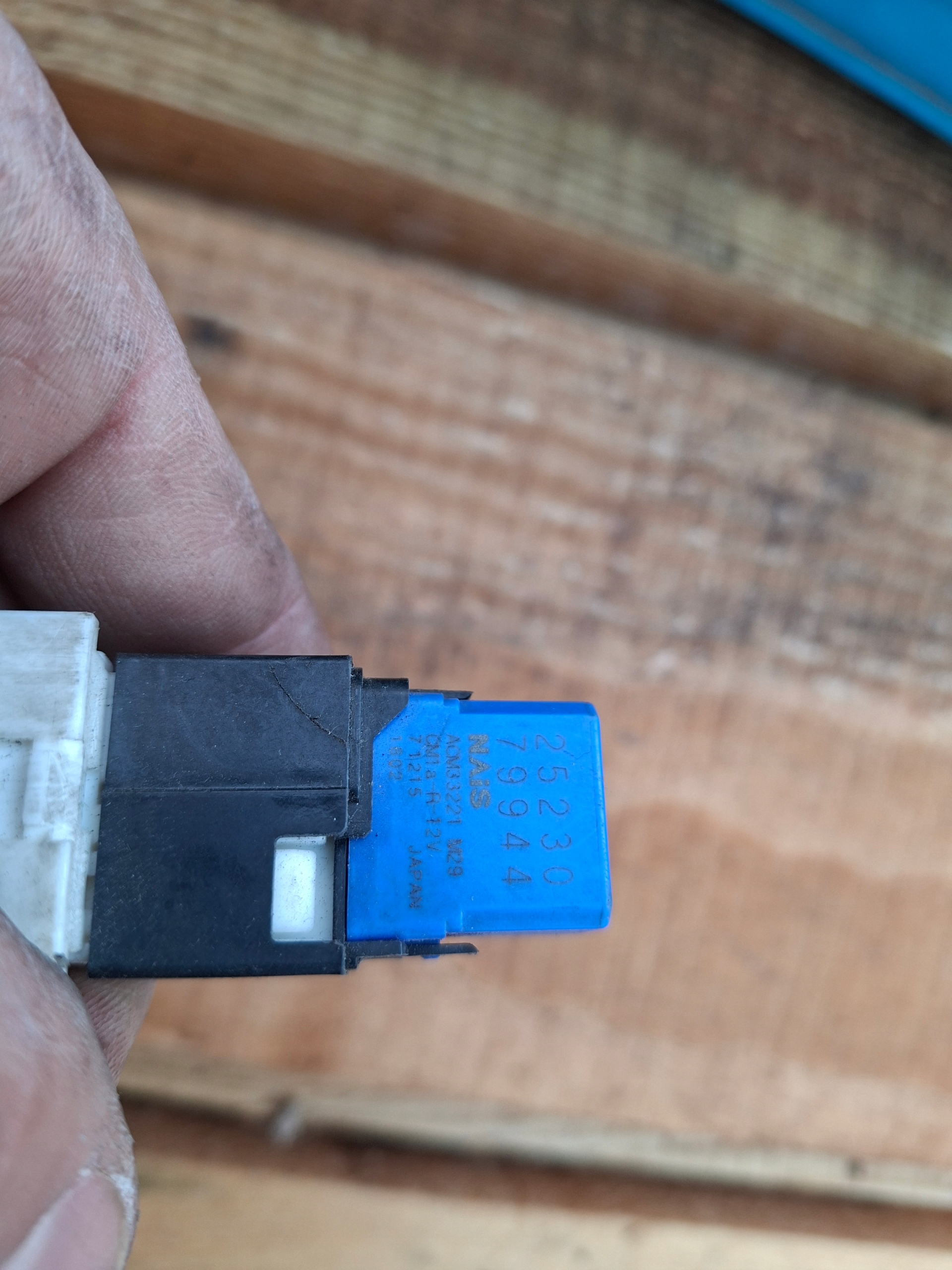 relay NISSAN NOTE E11 06-12 12V NAIS 25230-79944 ACM33221