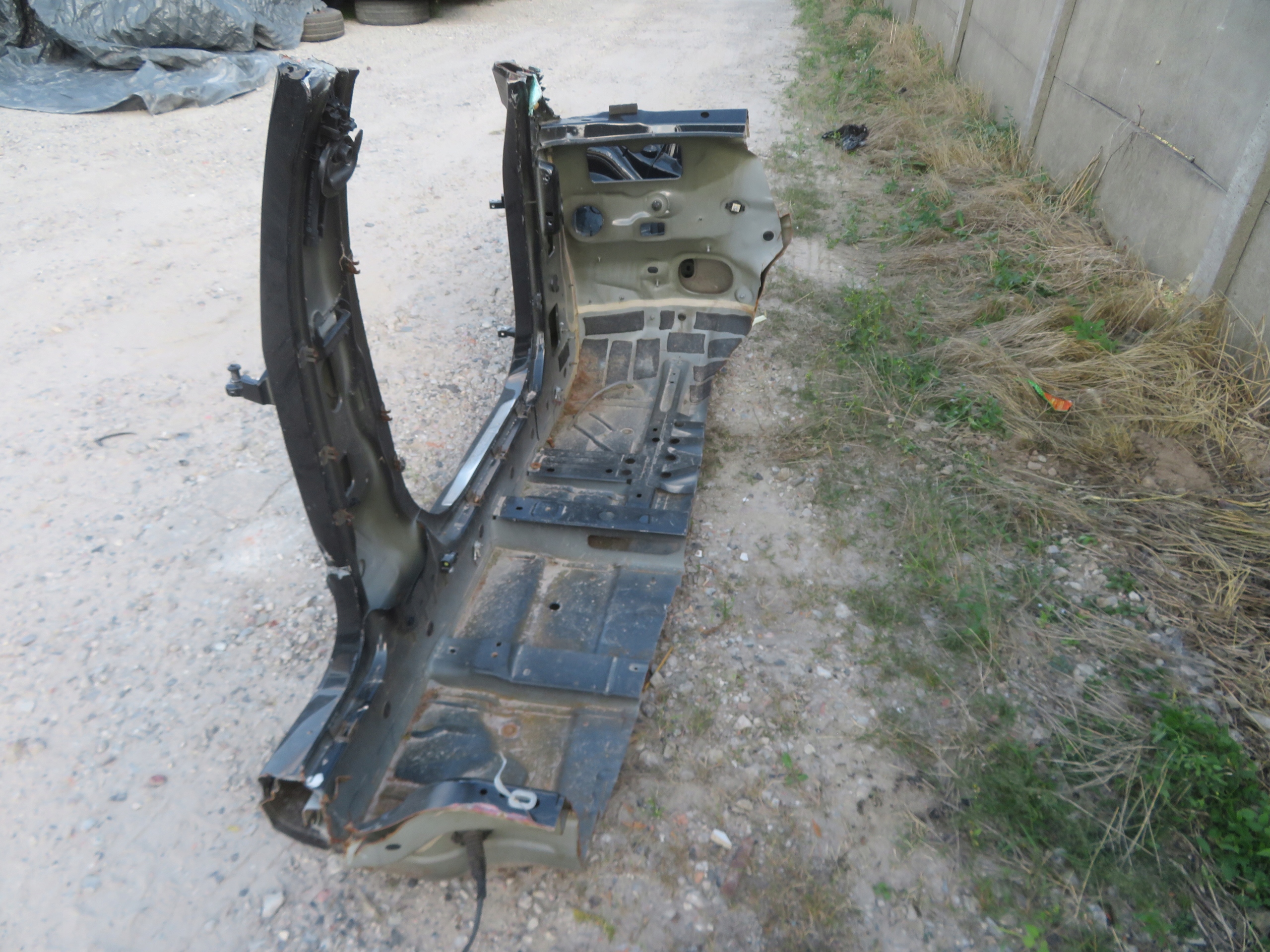 MERCEDES C KLASA W205 18R pillar left central