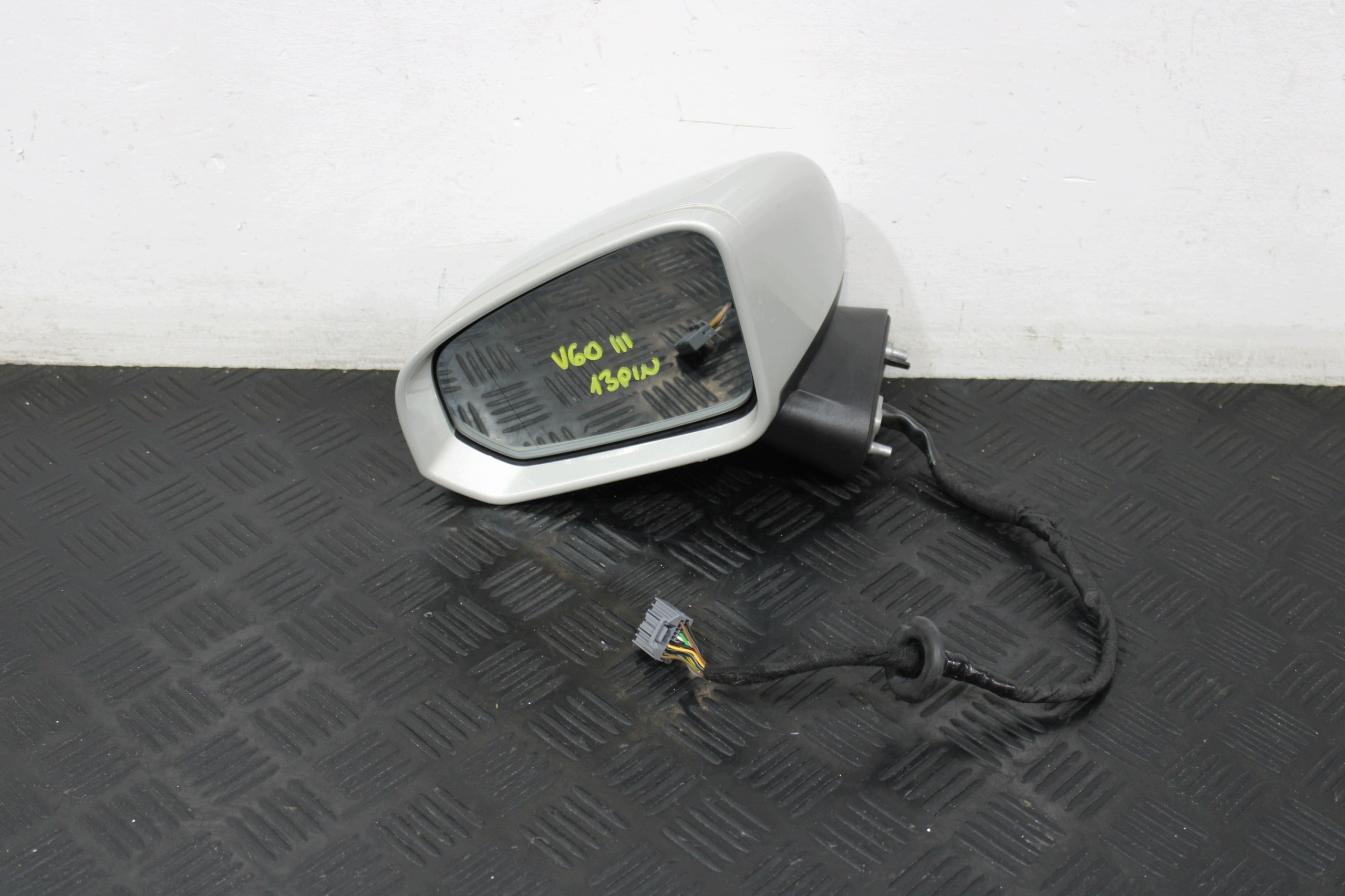 mirror exterior left 13 vertical VOLVO S60 V60 III 3 2.0 D KOMBI