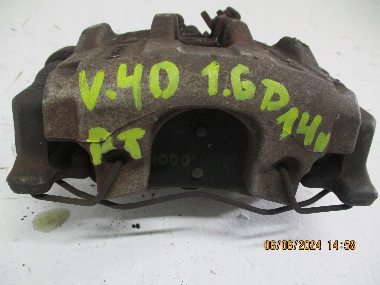 caliper VOLVO V40 II 1,6D 31341230 31341231 right left