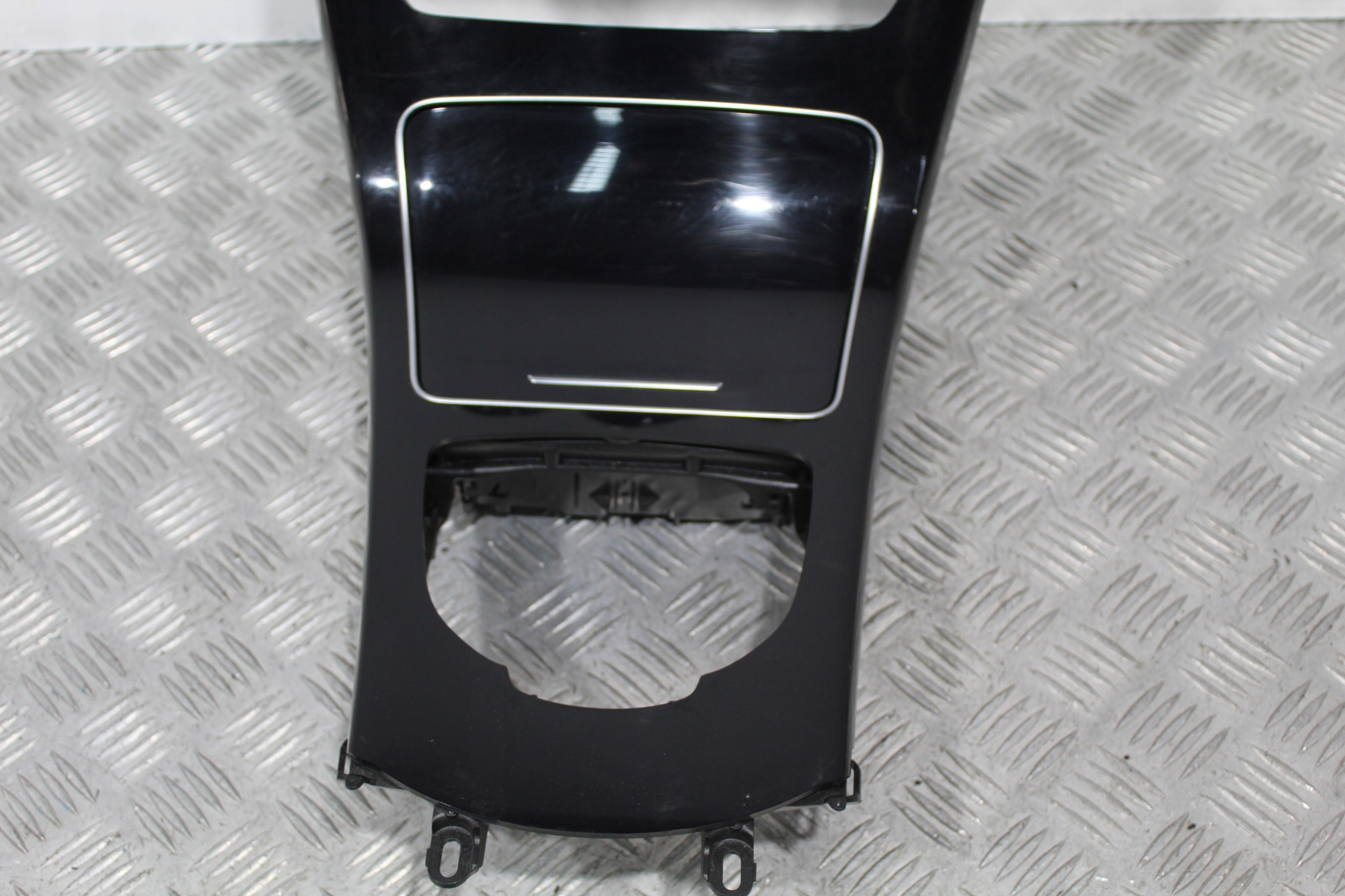 DEKOR KRATKI NAWIEWOW C-KLASA W205