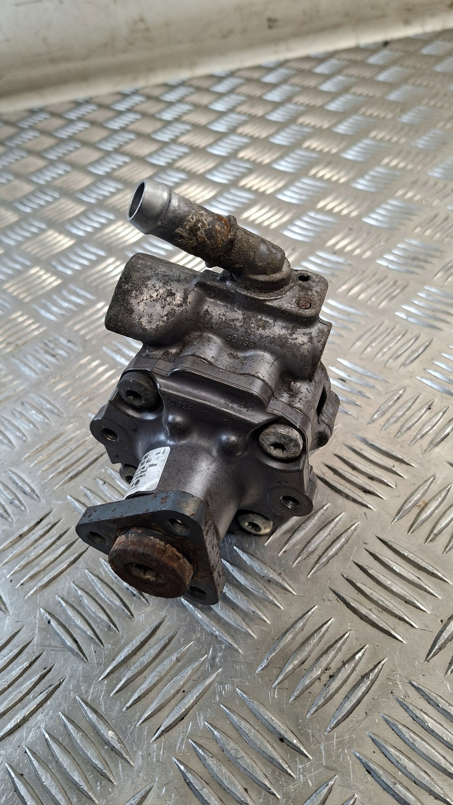 servo pump AUDI A4 B8 2.0TDI