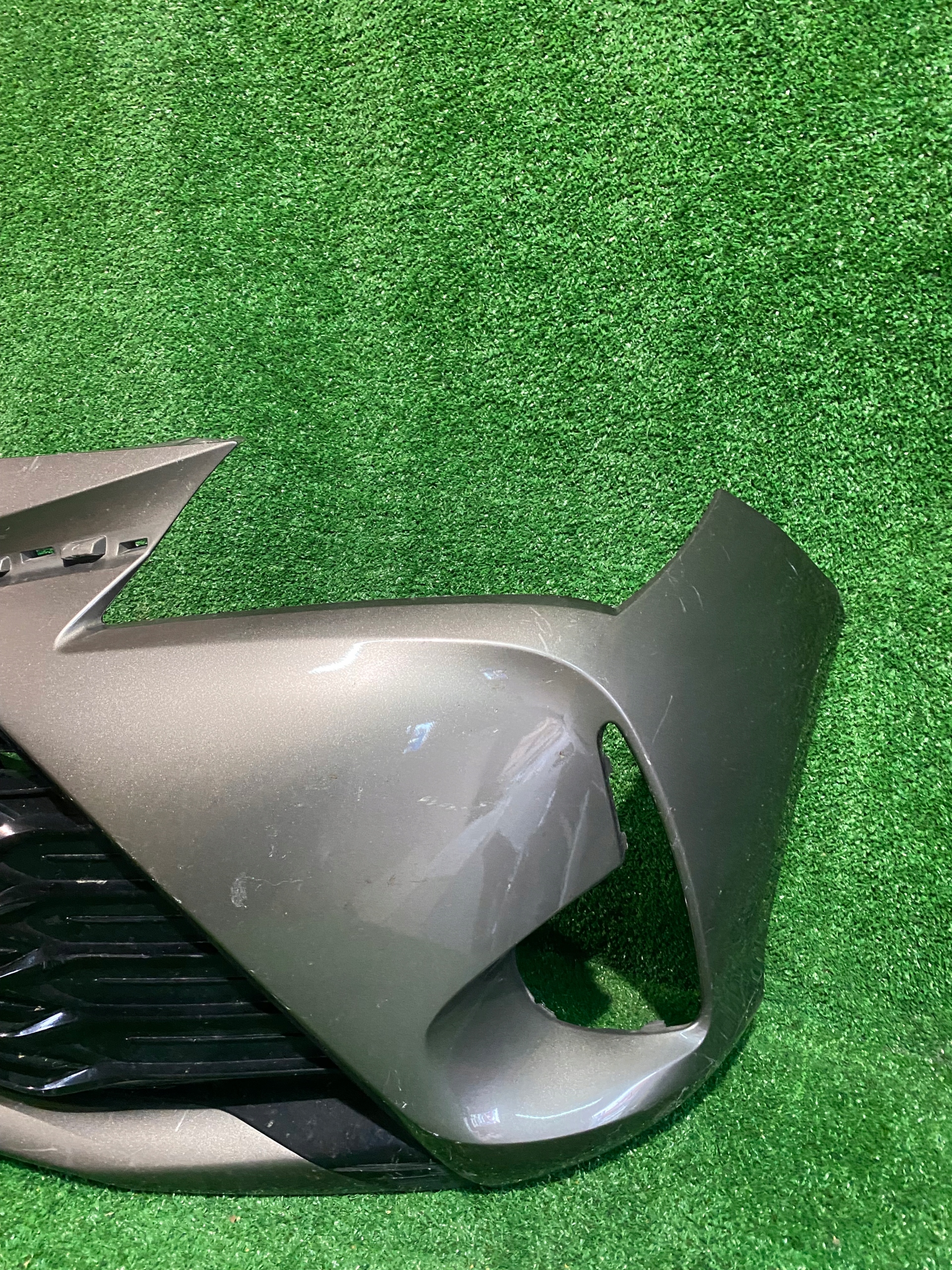 front bumper front TOYOTA YARIS III 17