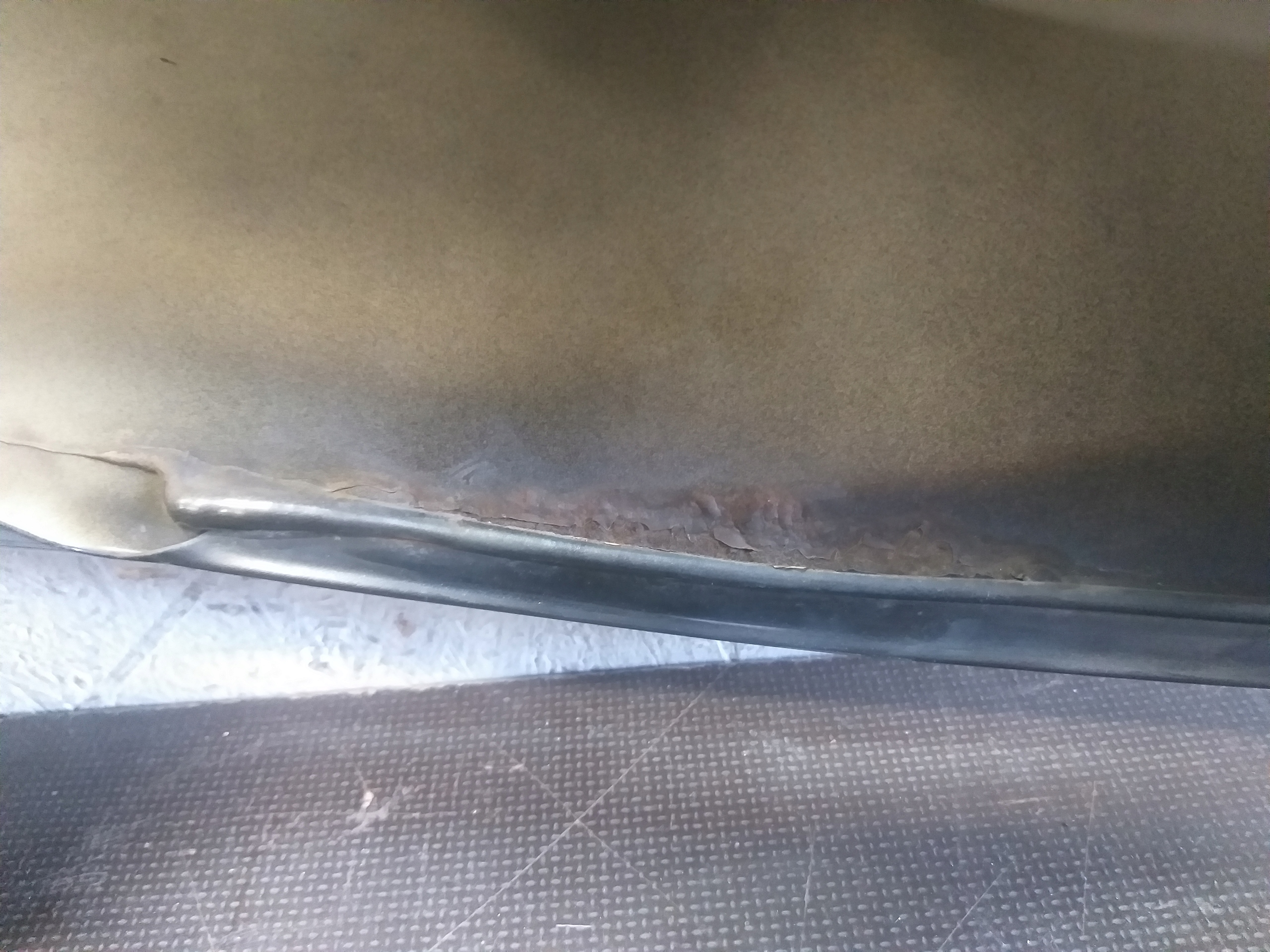 FENDER FRONT LEFT SKODA SUPERB II 2 3T