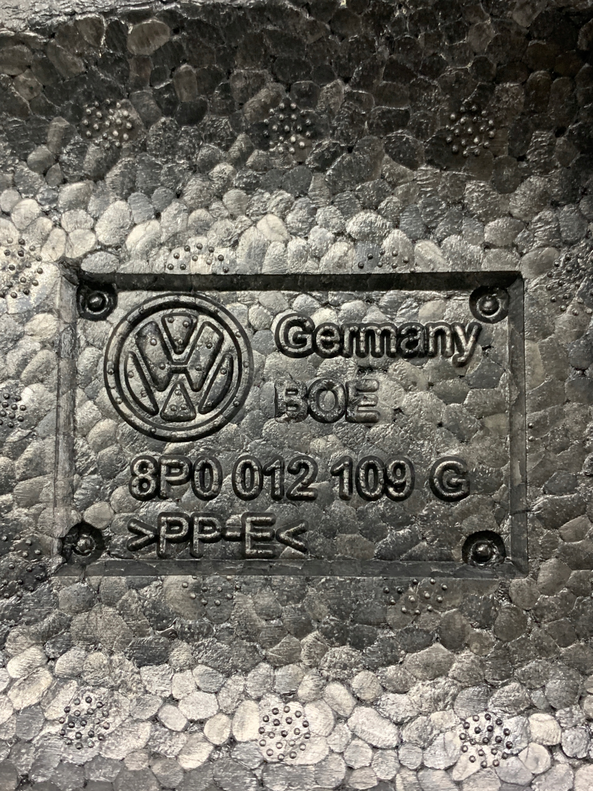 polystirene boot floor well 8P0012109G AUDI A3 8P 2.0 TDI CFF 08-13