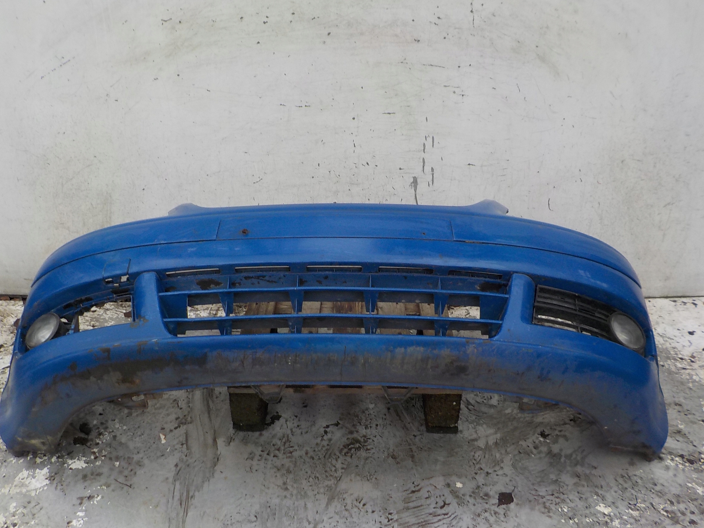 976 VOLKSWAGEN TOURAN and bumper front front