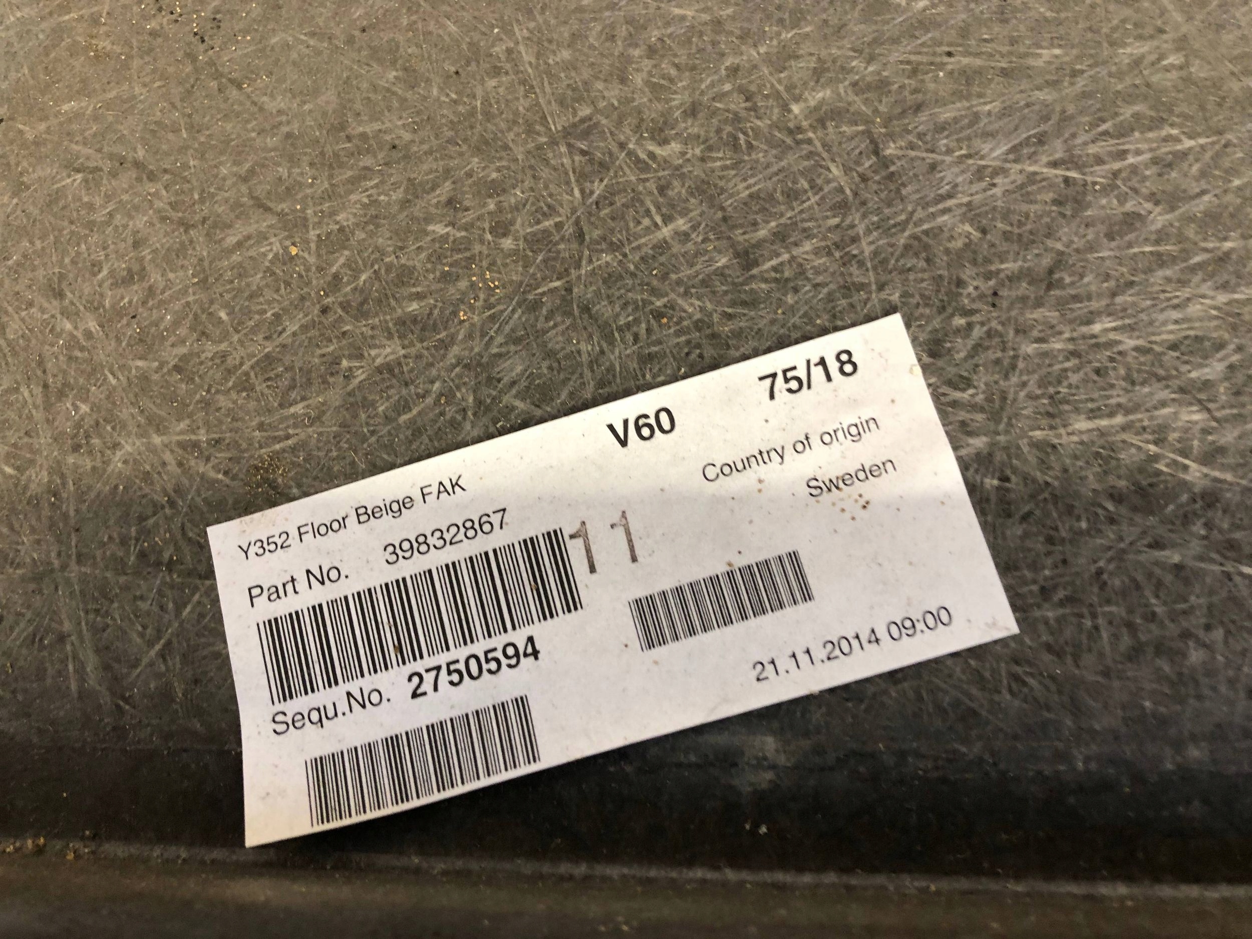 volvo V60 багажника 11 - 18