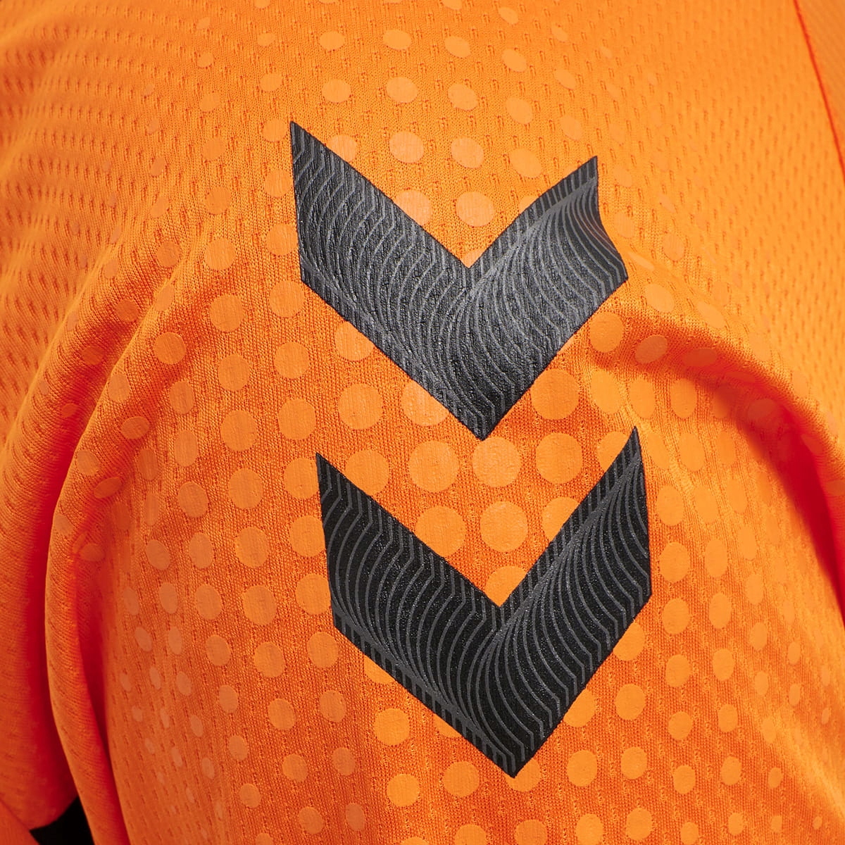 KOSZULKA MĘSKA HUMMEL hmlLEAD S/S ROZMIAR L Kolor dominujący czerwony